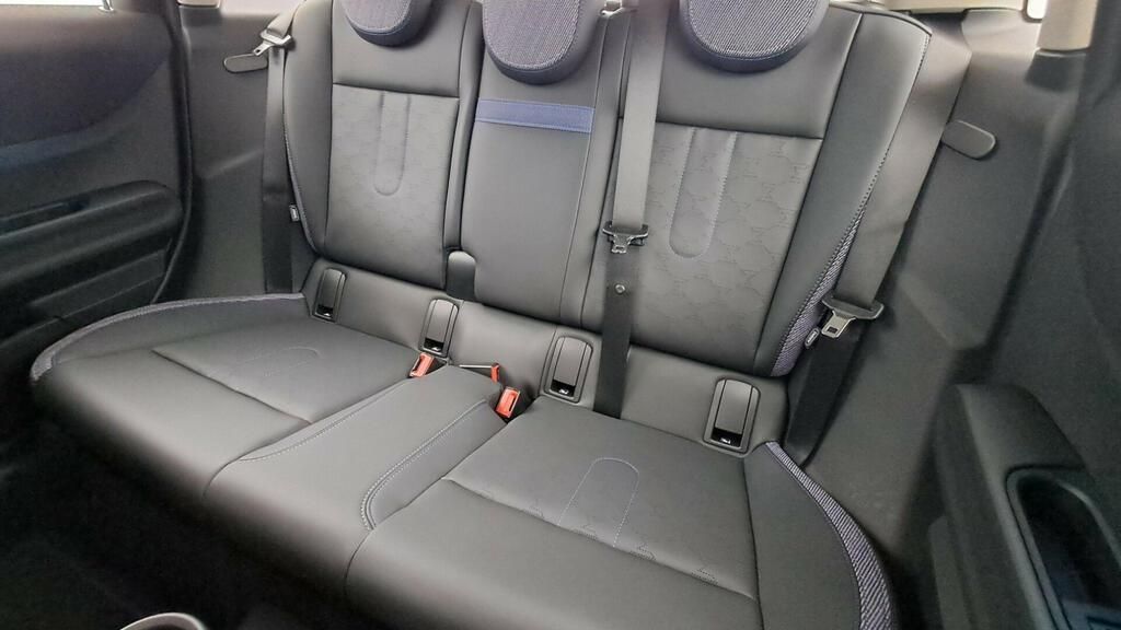 fotoG 9 del MINI MINI Cooper 5 Puertas C 115 kW (156 CV) 156cv Gasolina del 2025 en Madrid