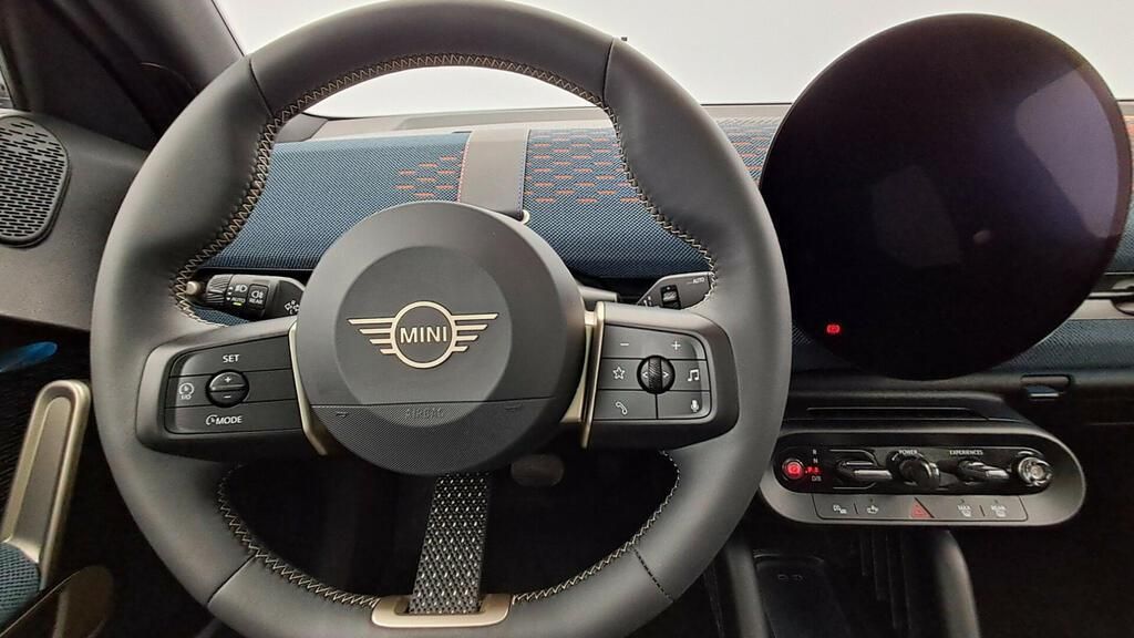 fotoG 7 del MINI MINI Aceman SE 160 kW (218 CV) 218cv Eléctrico del 2025 en Madrid