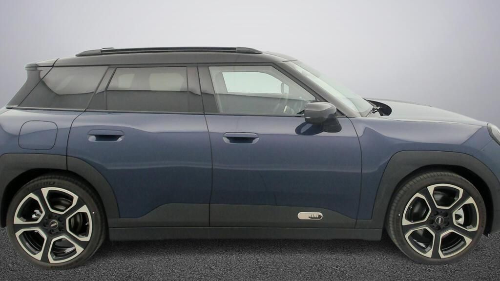 fotoG 3 del MINI MINI Aceman SE 160 kW (218 CV) 218cv Eléctrico del 2025 en Madrid