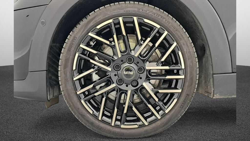 fotoG 15 del MINI MINI 5 Puertas Cooper C 115 kW (156 CV) 156cv Gasolina del 2025 en Madrid