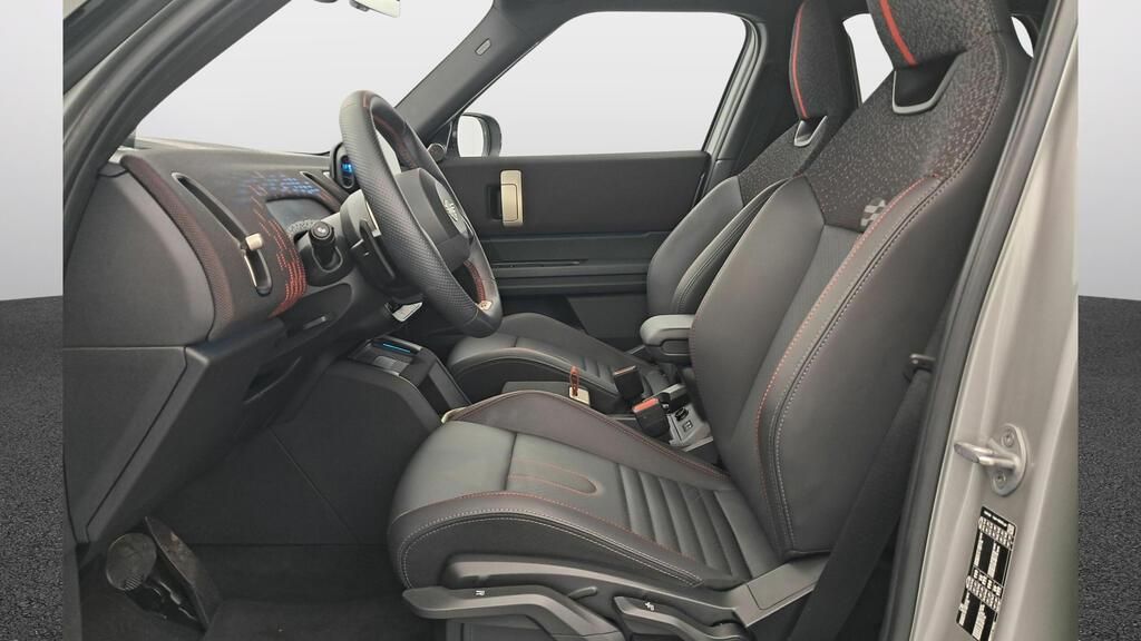 fotoG 8 del Mini MINI Countryman Countryman D 163cv Diésel del 2025 en Madrid