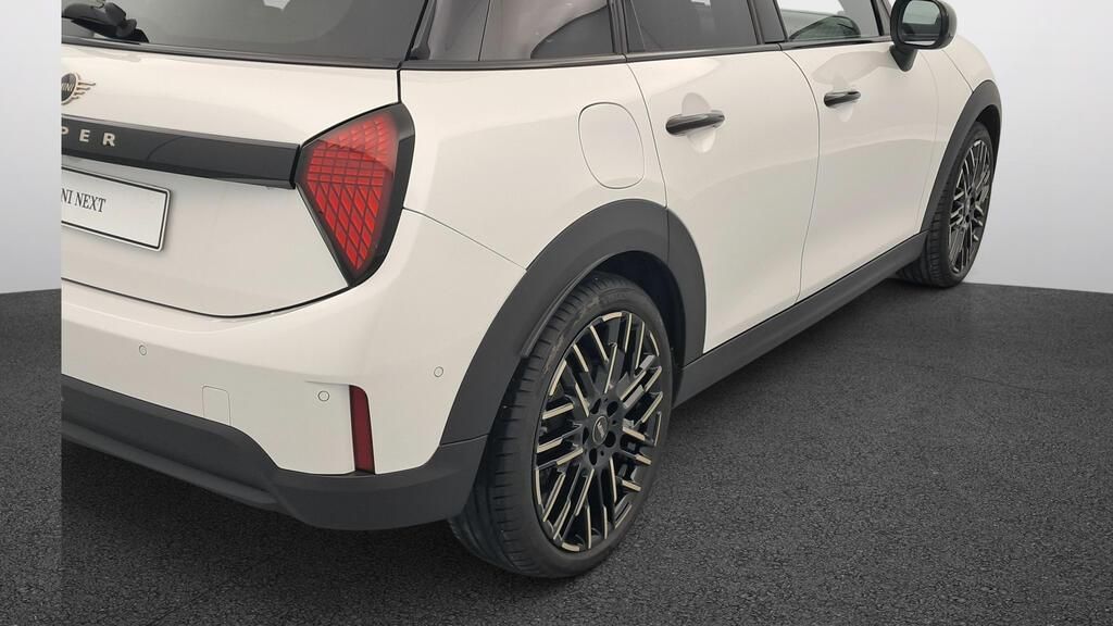 fotoG 17 del MINI MINI 5 Puertas Cooper C 115 kW (156 CV) 156cv Gasolina del 2025 en Madrid