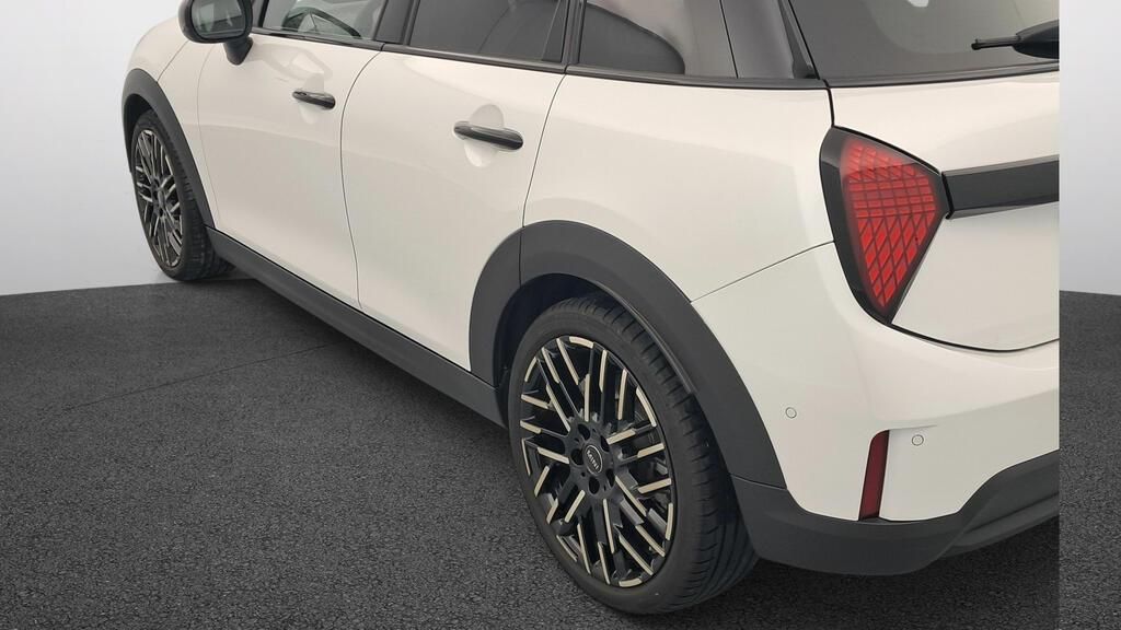 fotoG 18 del MINI MINI 5 Puertas Cooper C 115 kW (156 CV) 156cv Gasolina del 2025 en Madrid