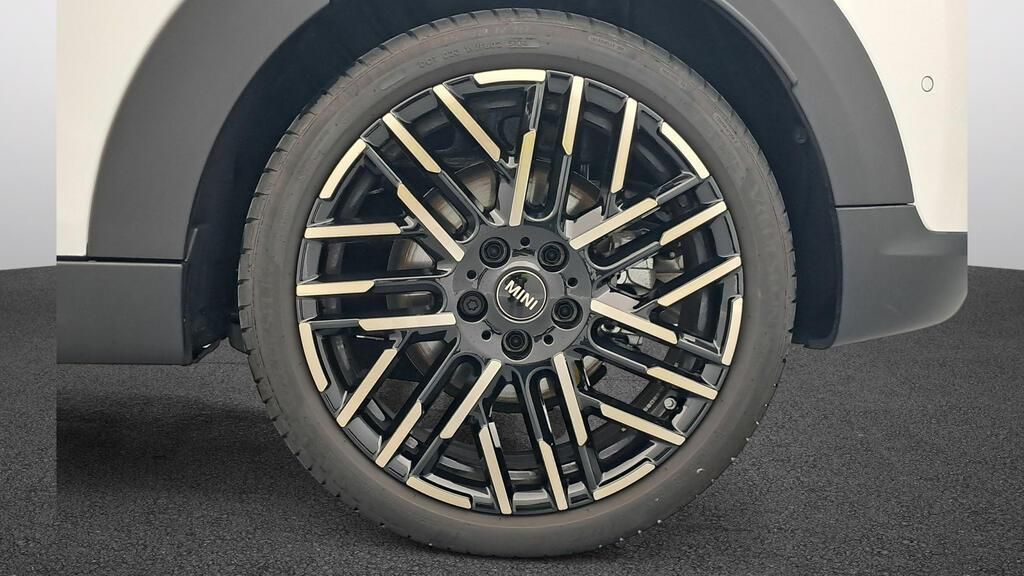 fotoG 14 del MINI MINI 5 Puertas Cooper C 115 kW (156 CV) 156cv Gasolina del 2025 en Madrid