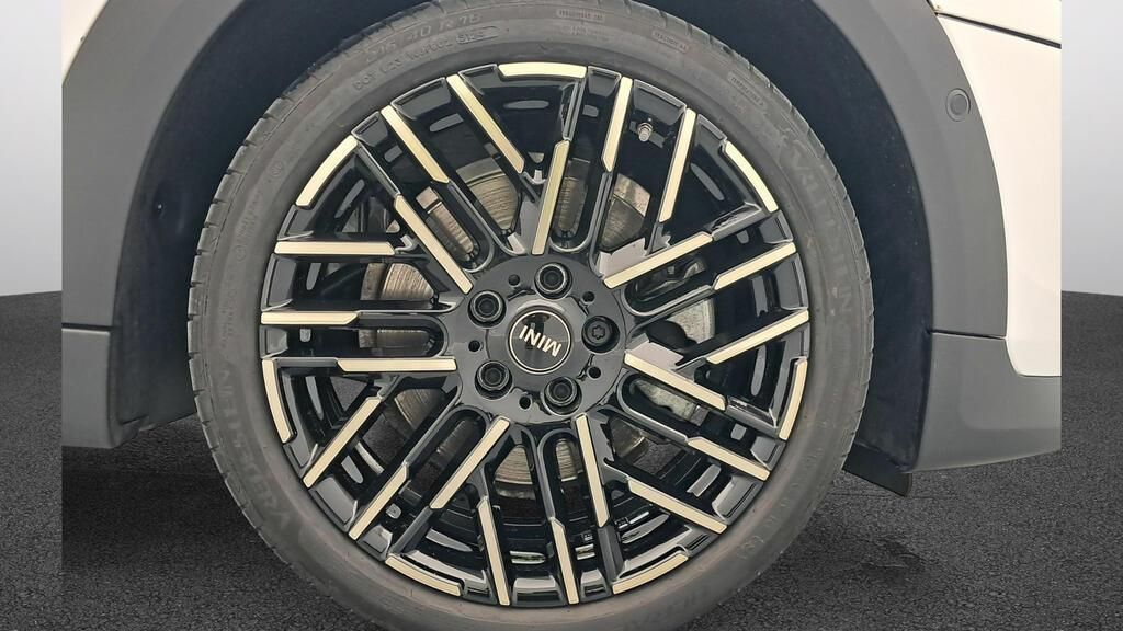 fotoG 15 del MINI MINI 5 Puertas Cooper C 115 kW (156 CV) 156cv Gasolina del 2025 en Madrid