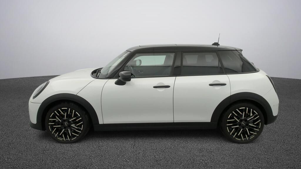 fotoG 3 del MINI MINI 5 Puertas Cooper C 115 kW (156 CV) 156cv Gasolina del 2025 en Madrid