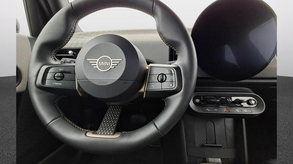 fotoG 7 del MINI MINI 5 Puertas Cooper C 115 kW (156 CV) 156cv Gasolina del 2025 en Madrid