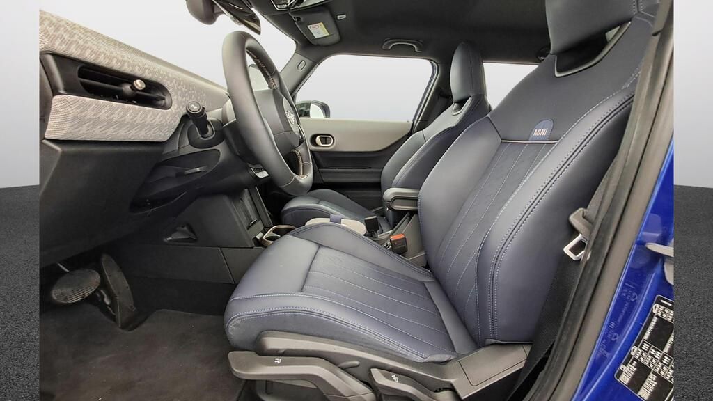 fotoG 8 del MINI MINI 5 Puertas Cooper C 115 kW (156 CV) 156cv Gasolina del 2025 en Madrid