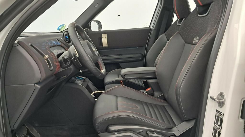 fotoG 8 del MINI MINI Countryman D 120 kW (163 CV) 163cv Diésel del 2025 en Madrid