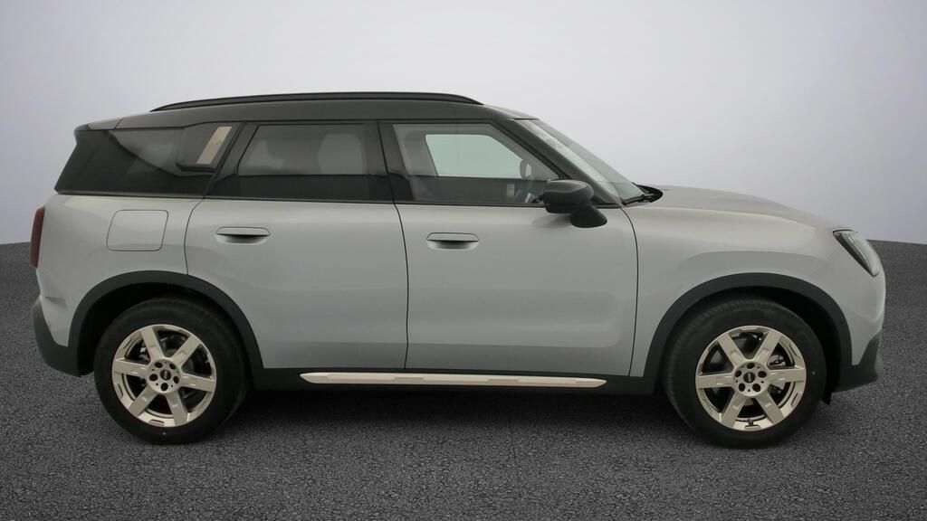 fotoG 3 del MINI MINI Countryman C 125 kW (170 CV) 170cv Gasolina del 2025 en Madrid