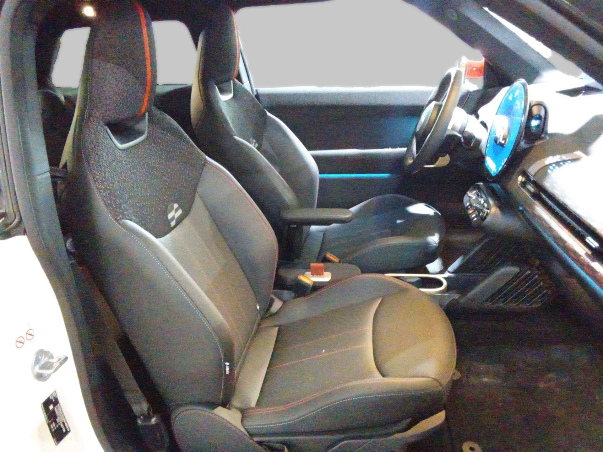 fotoG 8 del MINI MINI 3 Puertas Cooper SE 160 kW (218 CV) 218cv Eléctrico del 2025 en Madrid