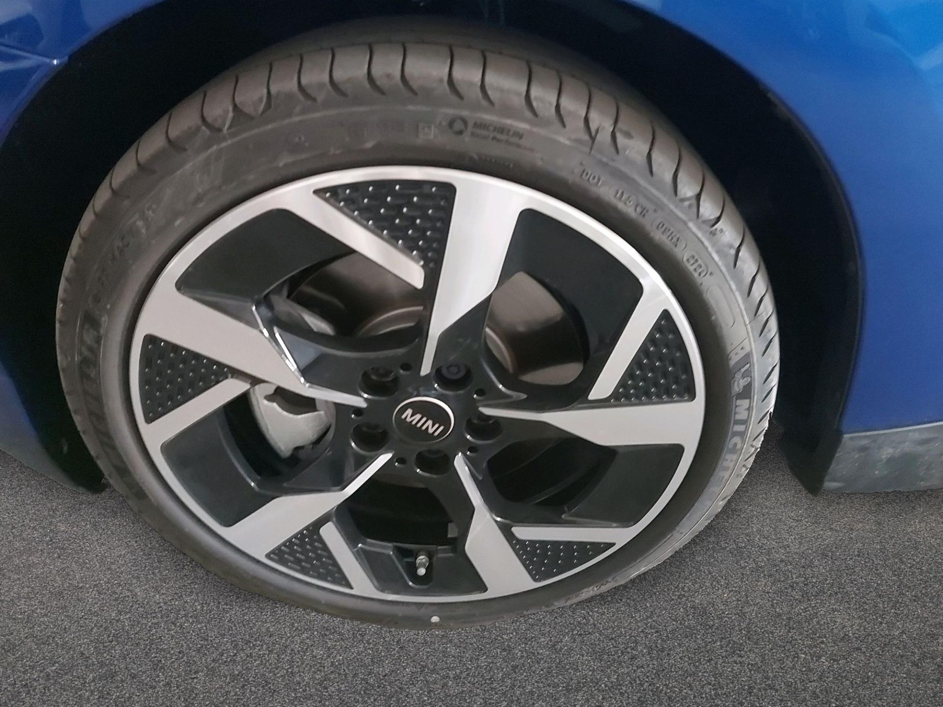 fotoG 14 del MINI MINI 3 Puertas Cooper E 135 kW (184 CV) 184cv Eléctrico del 2025 en Madrid