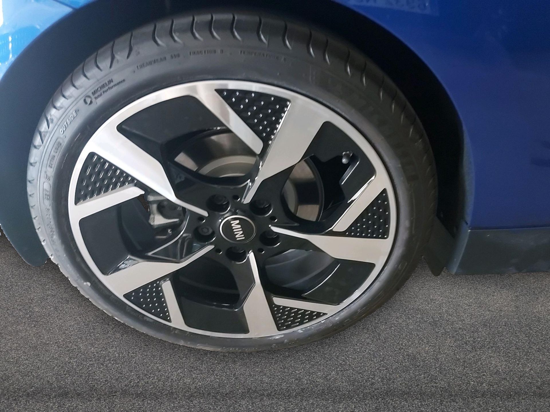 fotoG 13 del MINI MINI 3 Puertas Cooper E 135 kW (184 CV) 184cv Eléctrico del 2025 en Madrid