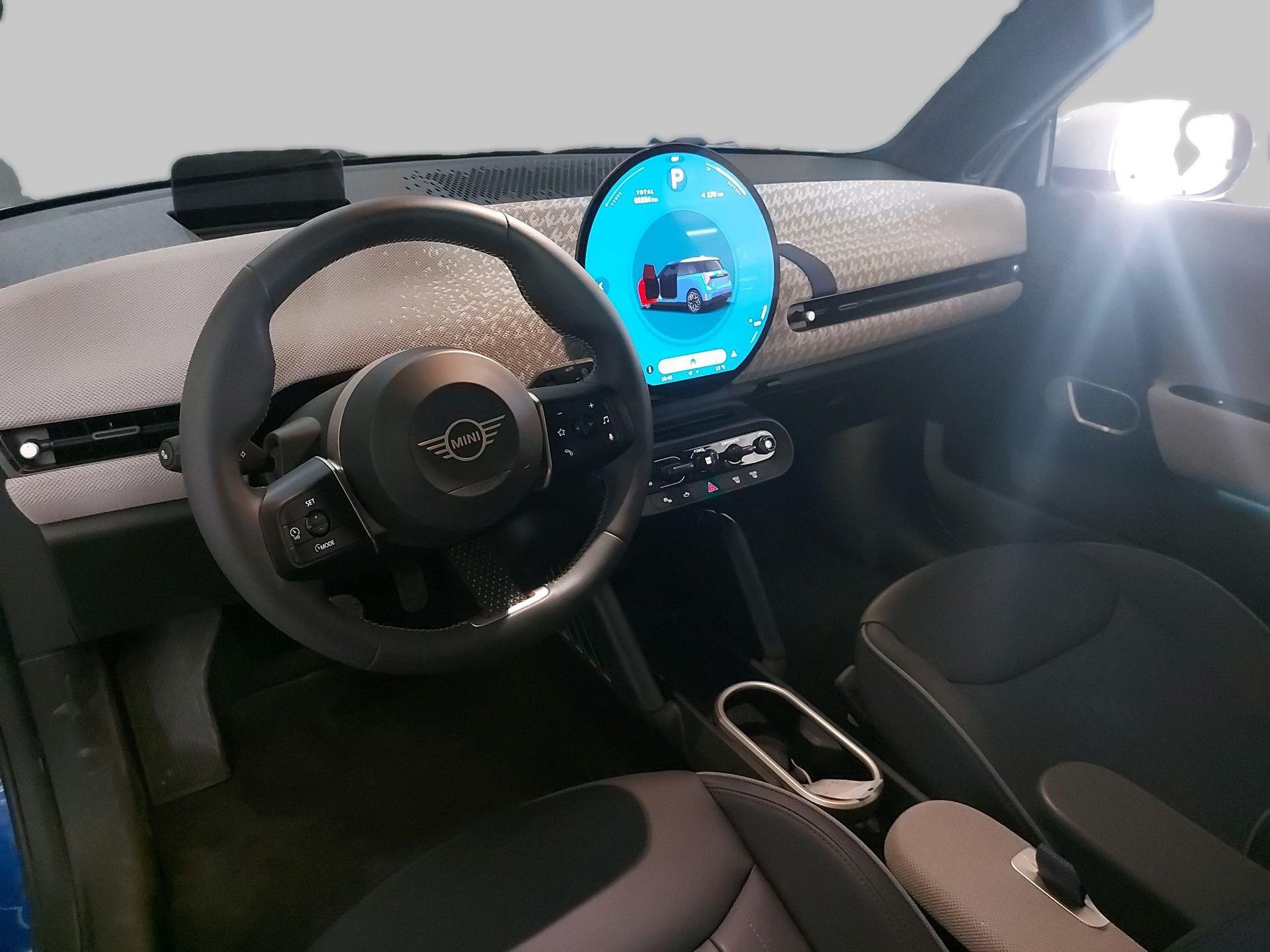 fotoG 7 del MINI MINI 3 Puertas Cooper E 135 kW (184 CV) 184cv Eléctrico del 2025 en Madrid