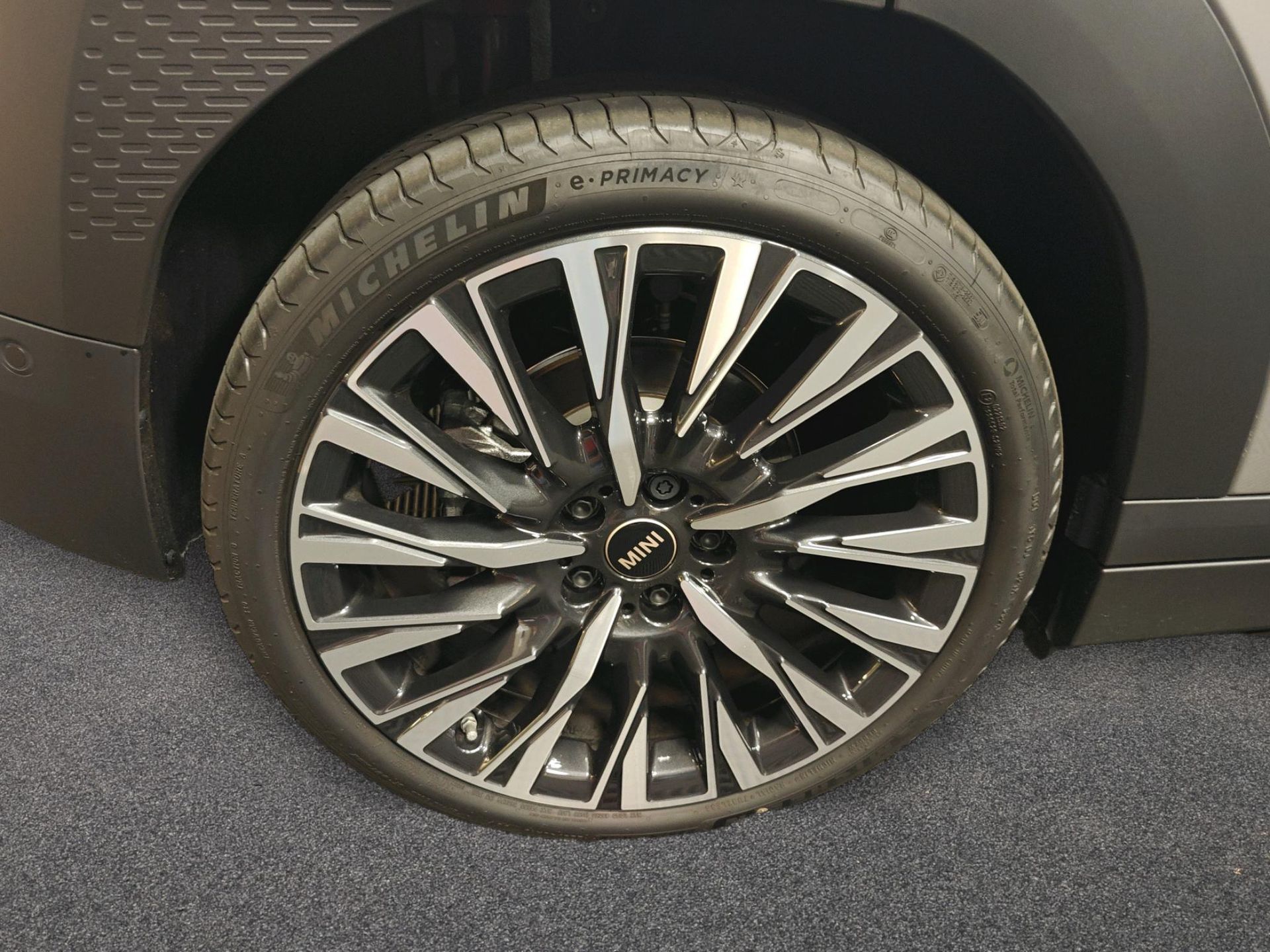 fotoG 13 del MINI MINI Aceman E 135 kW (184 CV) 184cv Eléctrico del 2025 en Madrid