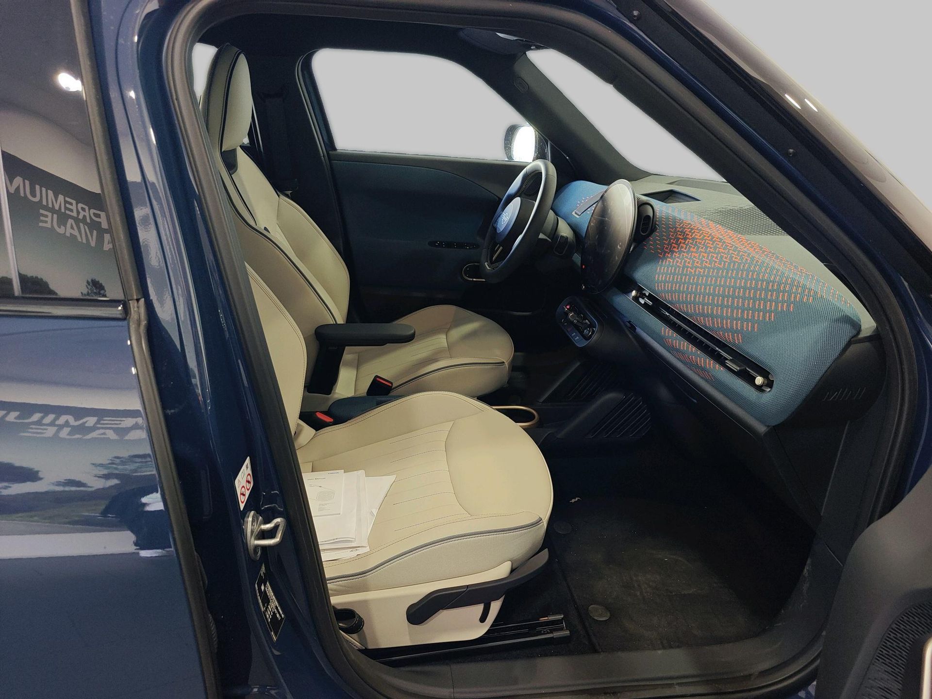 fotoG 8 del MINI MINI Aceman E 135 kW (184 CV) 184cv Eléctrico del 2025 en Madrid