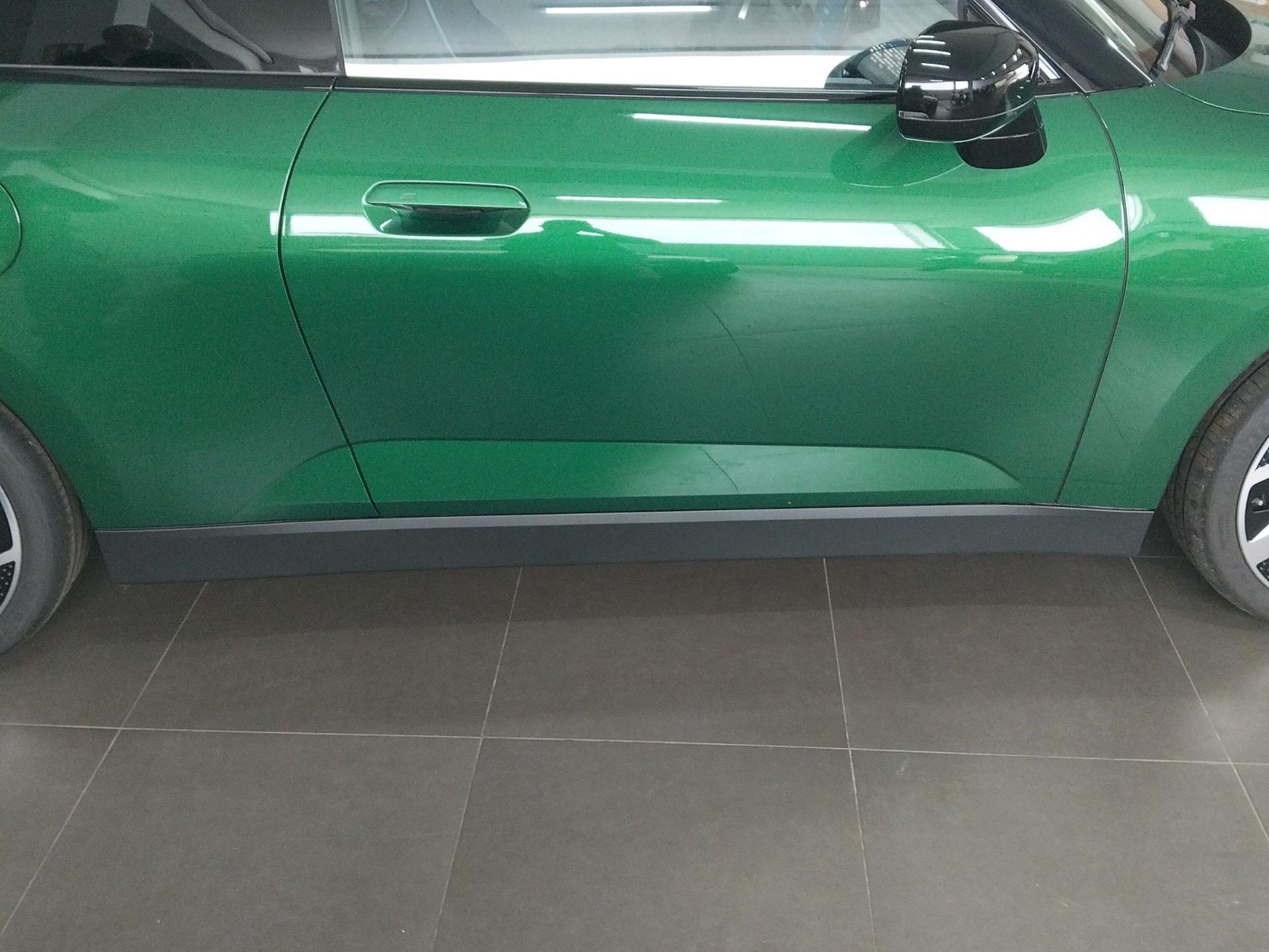 fotoG 16 del MINI MINI 3 Puertas Cooper E 135 kW (184 CV) 184cv Eléctrico del 2025 en Madrid