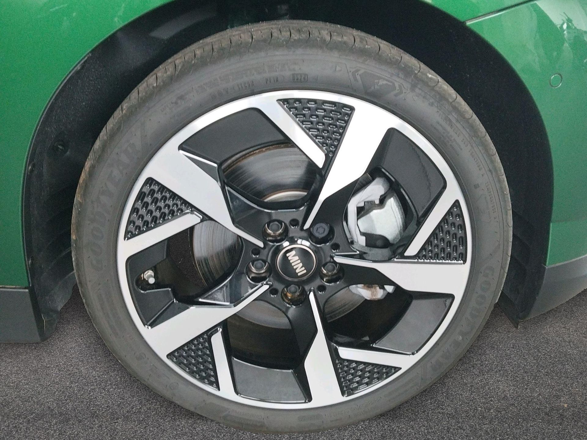 fotoG 13 del MINI MINI 3 Puertas Cooper E 135 kW (184 CV) 184cv Eléctrico del 2025 en Madrid