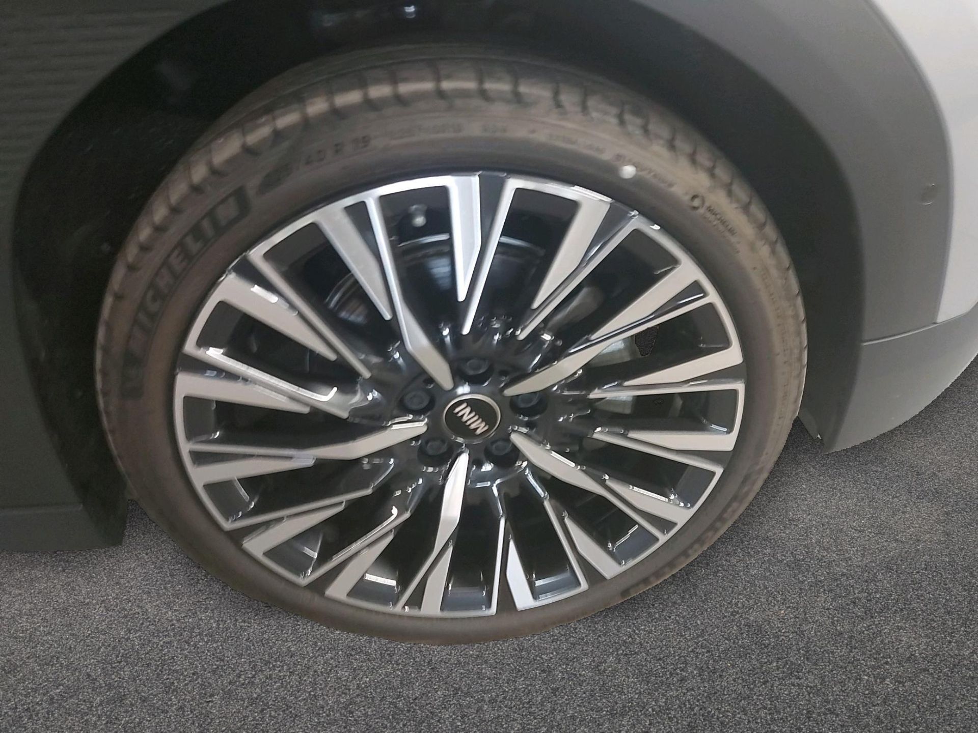 fotoG 13 del MINI MINI Aceman E 135 kW (184 CV) 184cv Eléctrico del 2025 en Madrid