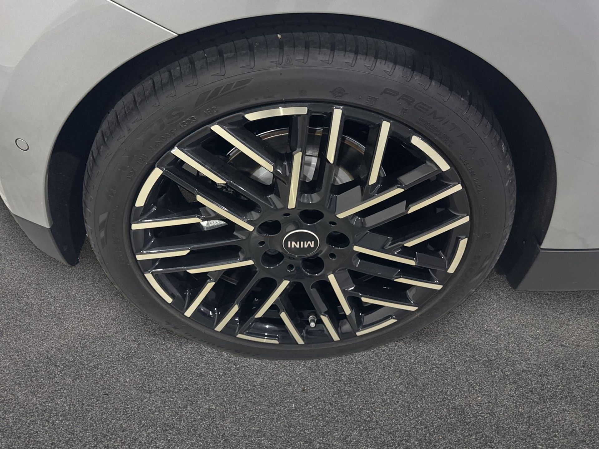 fotoG 13 del MINI MINI 3 Puertas Cooper SE 160 kW (218 CV) 218cv Eléctrico del 2025 en Madrid