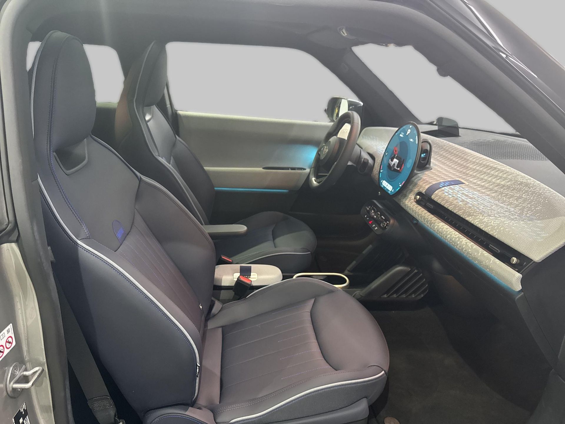 fotoG 8 del MINI MINI 3 Puertas Cooper SE 160 kW (218 CV) 218cv Eléctrico del 2025 en Madrid