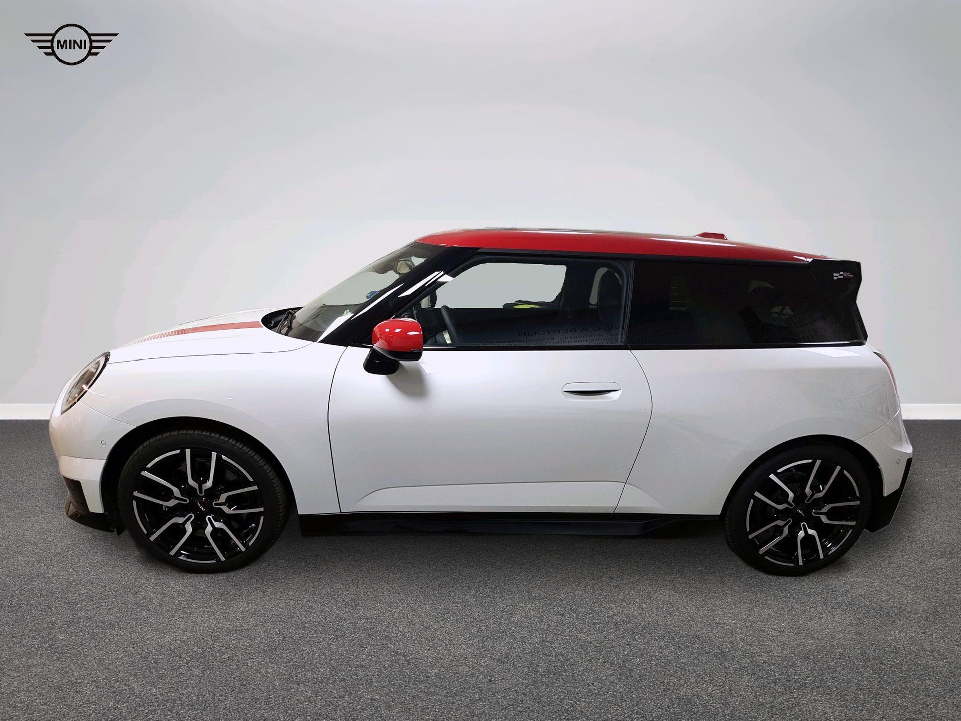 fotoG 3 del MINI MINI 3 Puertas Cooper SE 160 kW (218 CV) 218cv Eléctrico del 2025 en Madrid