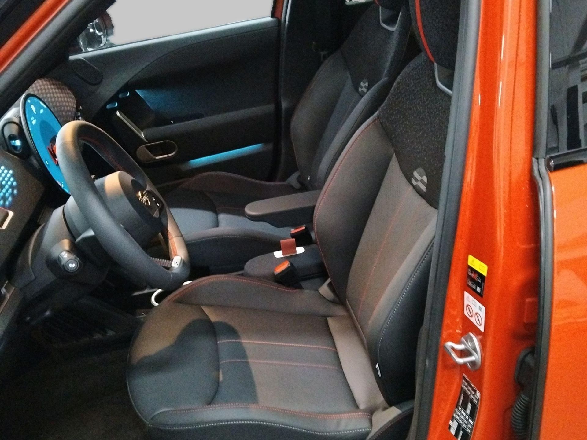 fotoG 8 del Mini MINI Aceman SE 218cv Eléctrico del 2025 en Madrid