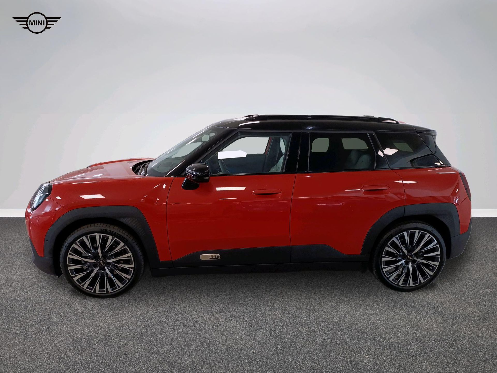 fotoG 2 del MINI MINI Aceman E 135 kW (184 CV) 184cv Eléctrico del 2025 en Madrid