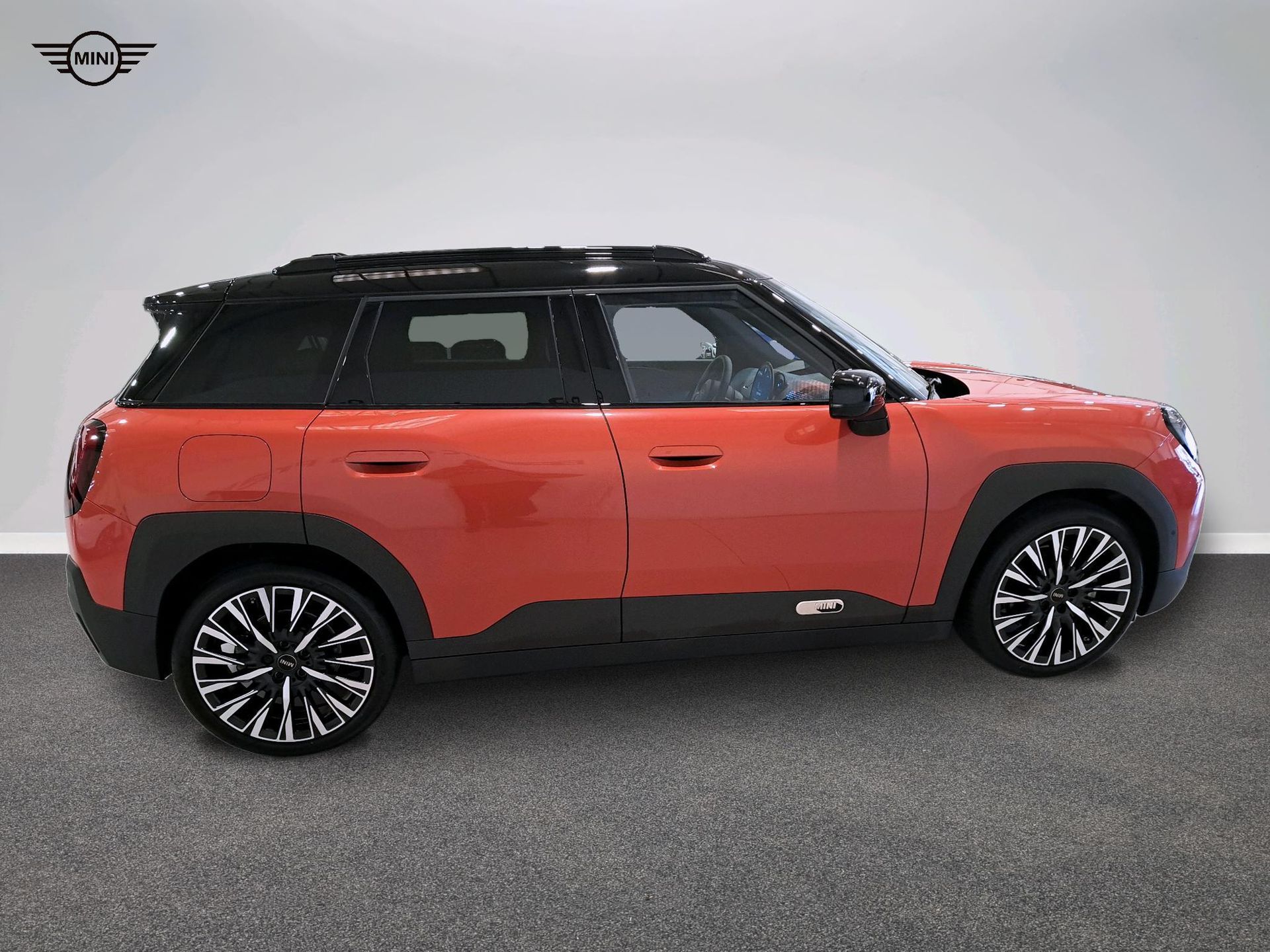 fotoG 3 del MINI MINI Aceman E 135 kW (184 CV) 184cv Eléctrico del 2025 en Madrid