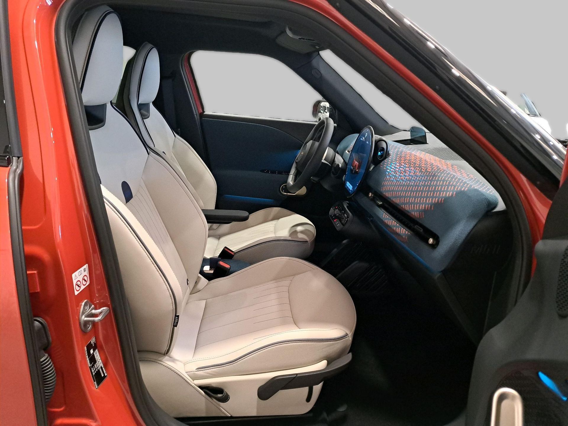 fotoG 8 del MINI MINI Aceman E 135 kW (184 CV) 184cv Eléctrico del 2025 en Madrid