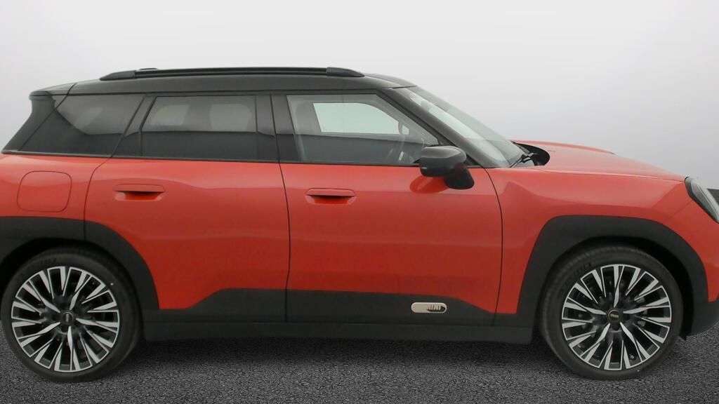 fotoG 3 del Mini MINI Aceman E 184cv Eléctrico del 2025 en Madrid