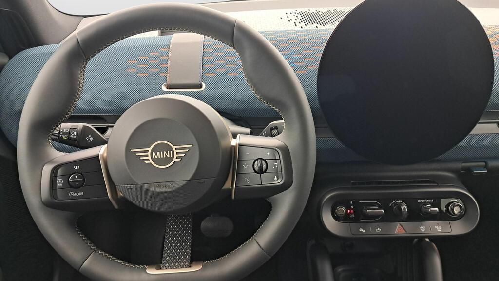 fotoG 7 del Mini MINI Aceman E 184cv Eléctrico del 2025 en Madrid