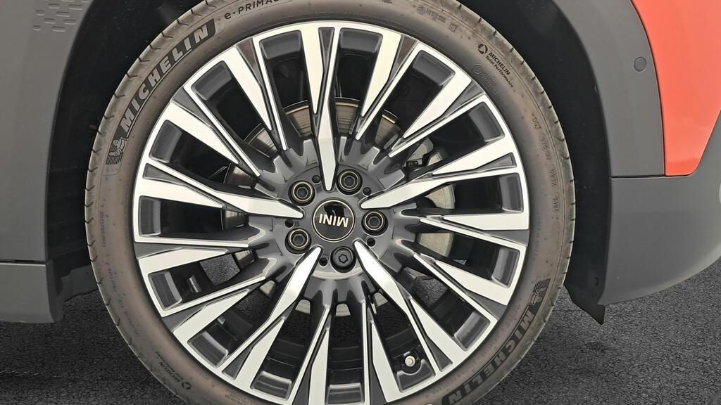 fotoG 14 del Mini MINI Aceman E 184cv Eléctrico del 2025 en Madrid