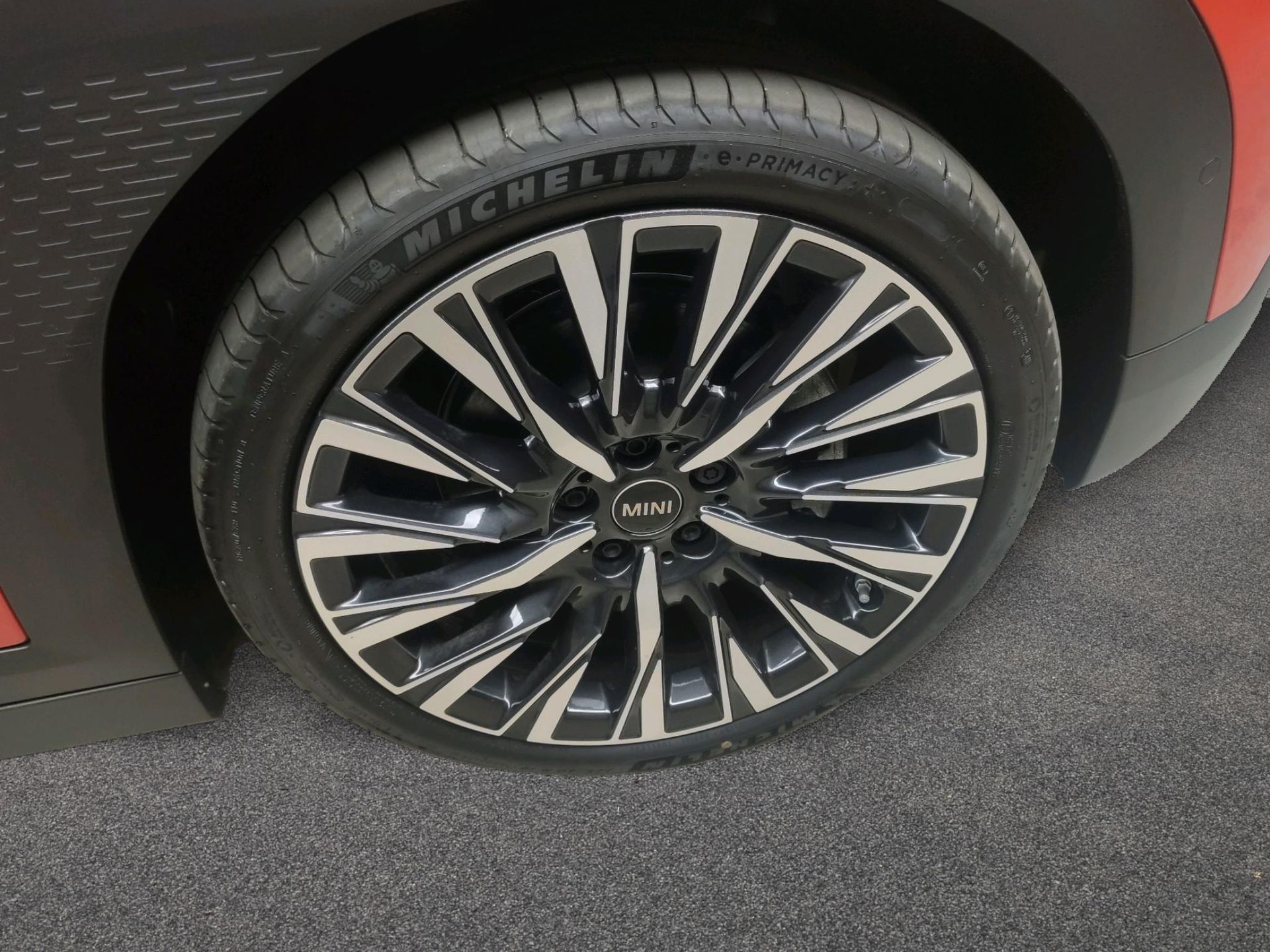 fotoG 13 del MINI MINI Aceman E 135 kW (184 CV) 184cv Eléctrico del 2025 en Madrid