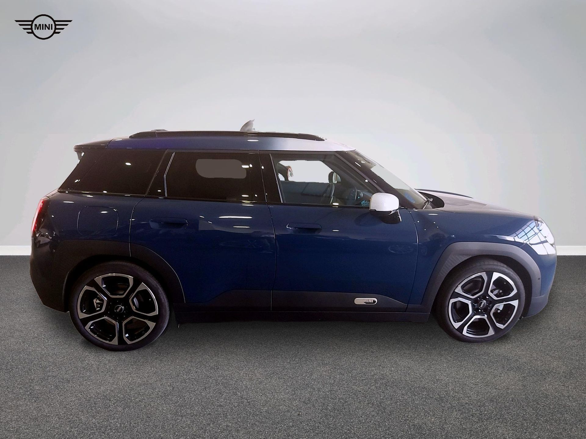 fotoG 3 del Mini MINI Aceman SE 218cv Eléctrico del 2025 en Madrid