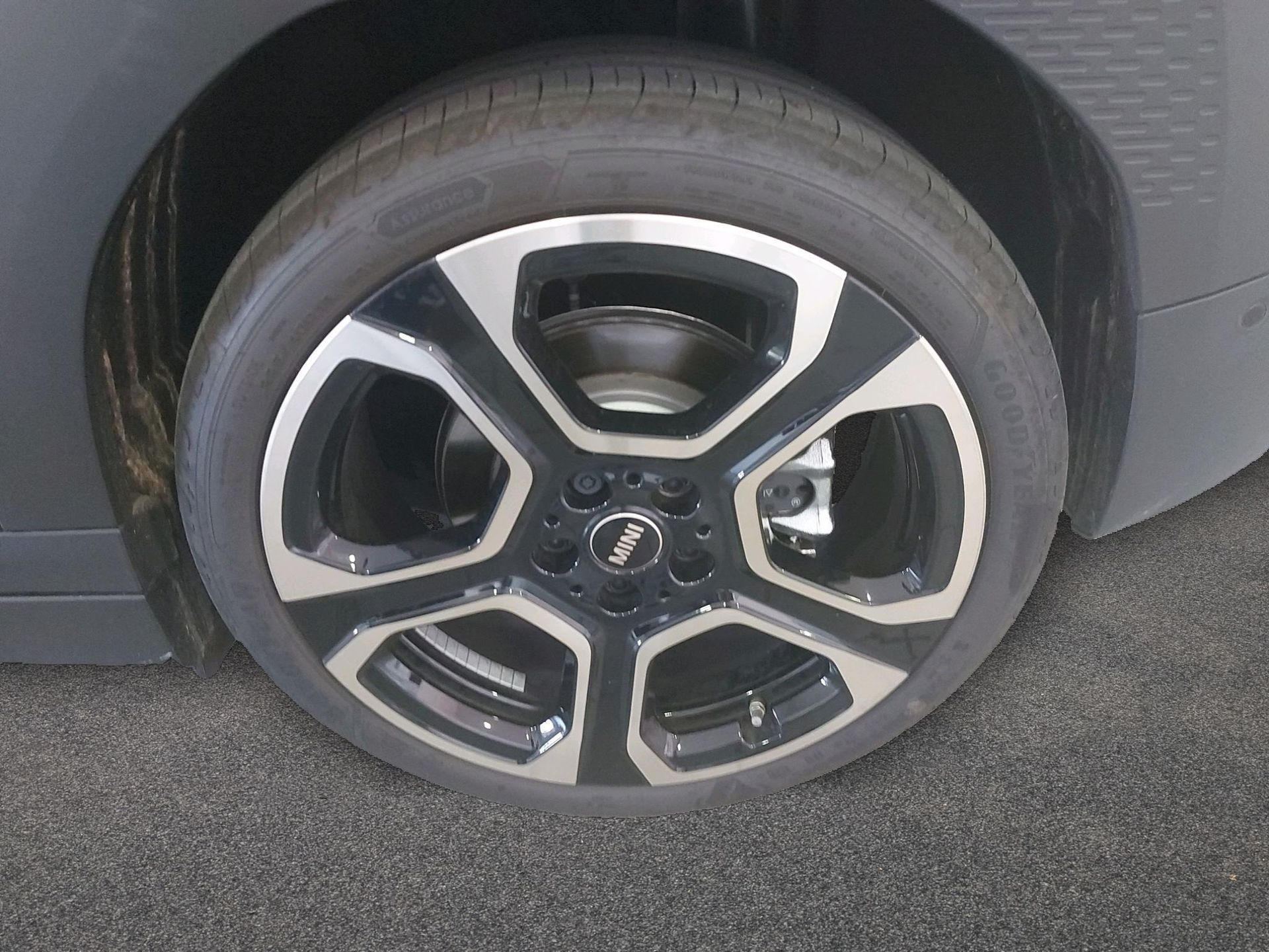 fotoG 12 del Mini MINI Aceman SE 218cv Eléctrico del 2025 en Madrid