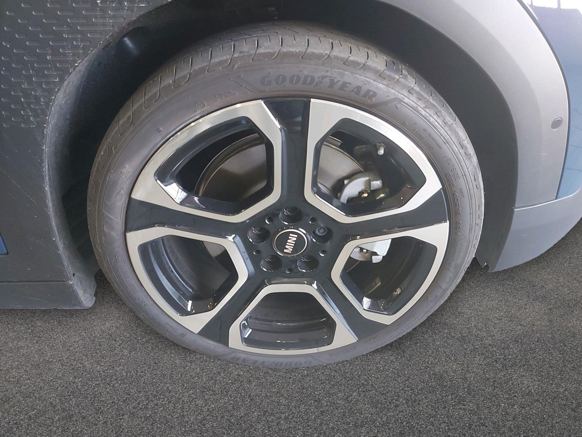 fotoG 13 del Mini MINI Aceman SE 218cv Eléctrico del 2025 en Madrid