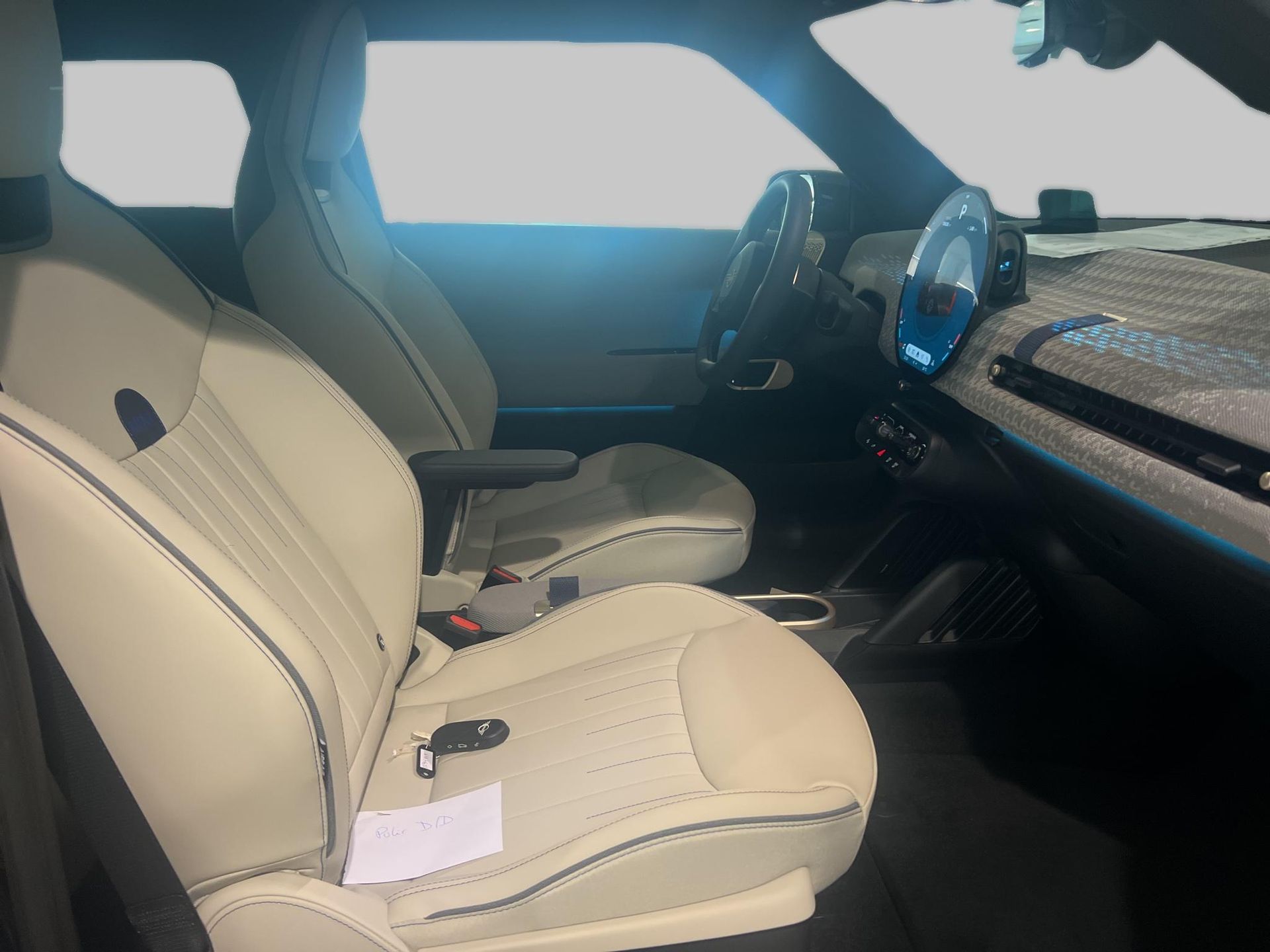 fotoG 8 del MINI MINI 3 Puertas Cooper SE 160 kW (218 CV) 218cv Eléctrico del 2025 en Madrid