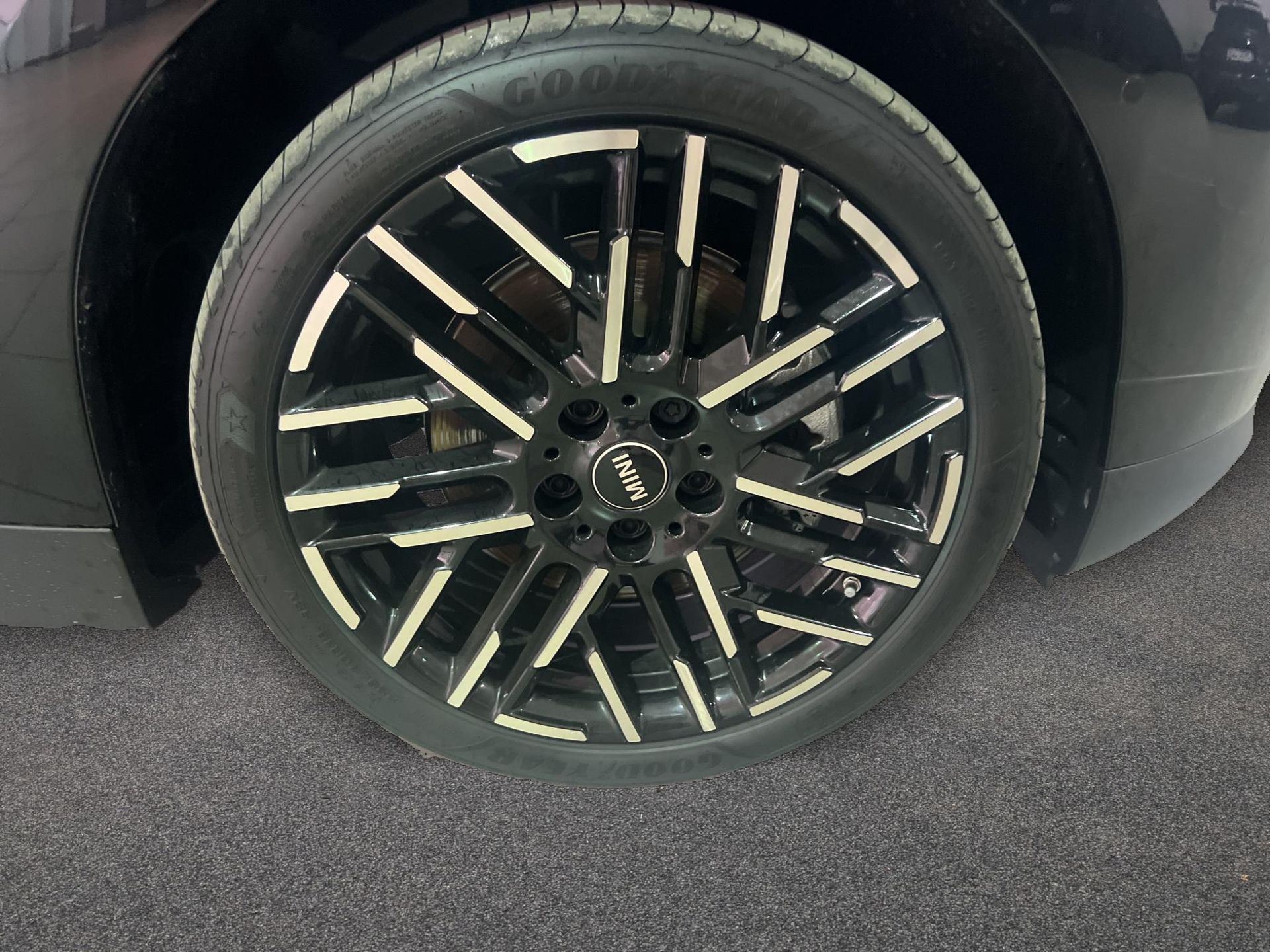 fotoG 11 del MINI MINI 3 Puertas Cooper SE 160 kW (218 CV) 218cv Eléctrico del 2025 en Madrid