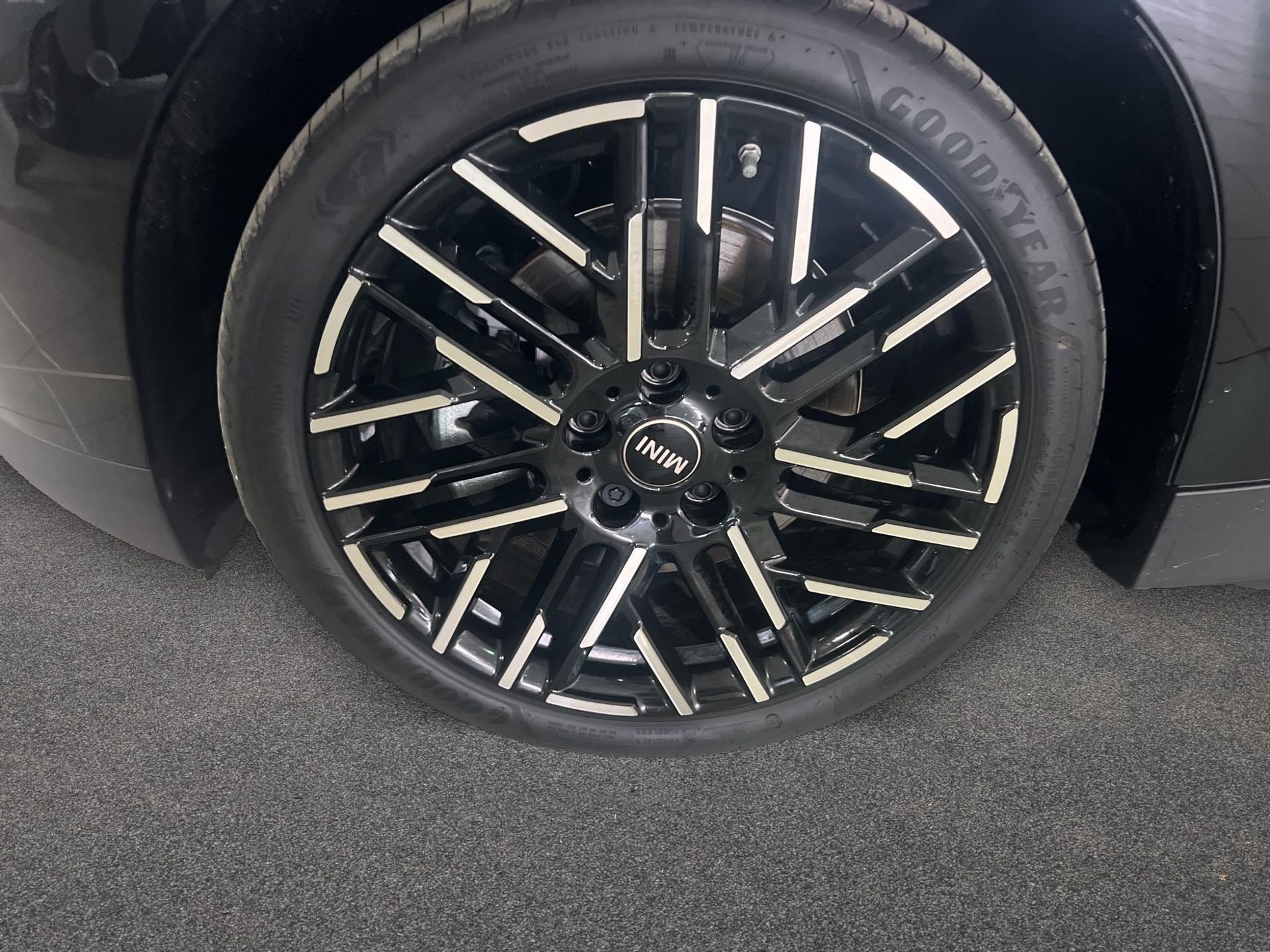 fotoG 12 del MINI MINI 3 Puertas Cooper SE 160 kW (218 CV) 218cv Eléctrico del 2025 en Madrid