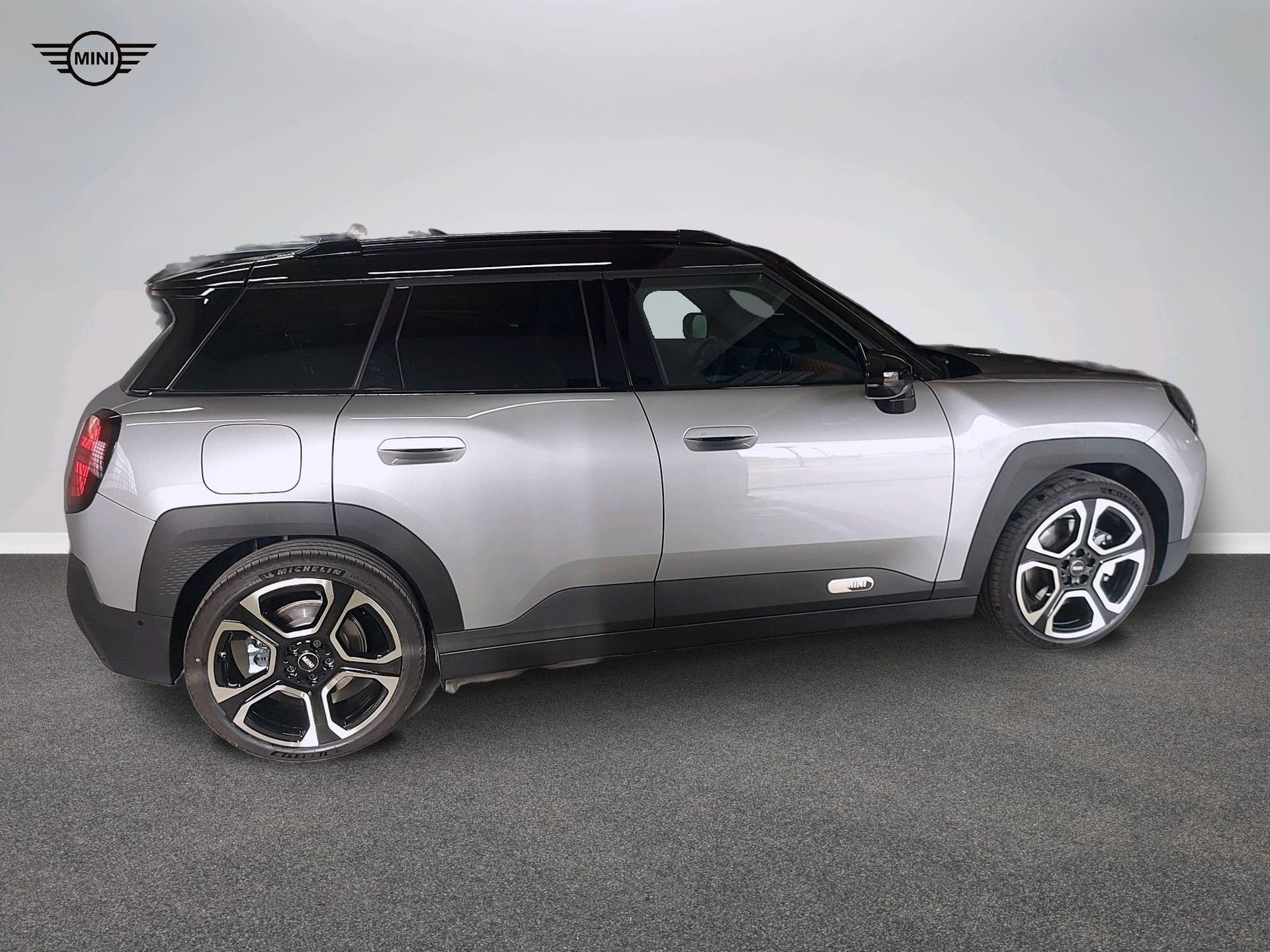 fotoG 3 del MINI MINI Aceman SE 160 kW (218 CV) 218cv Eléctrico del 2025 en Madrid