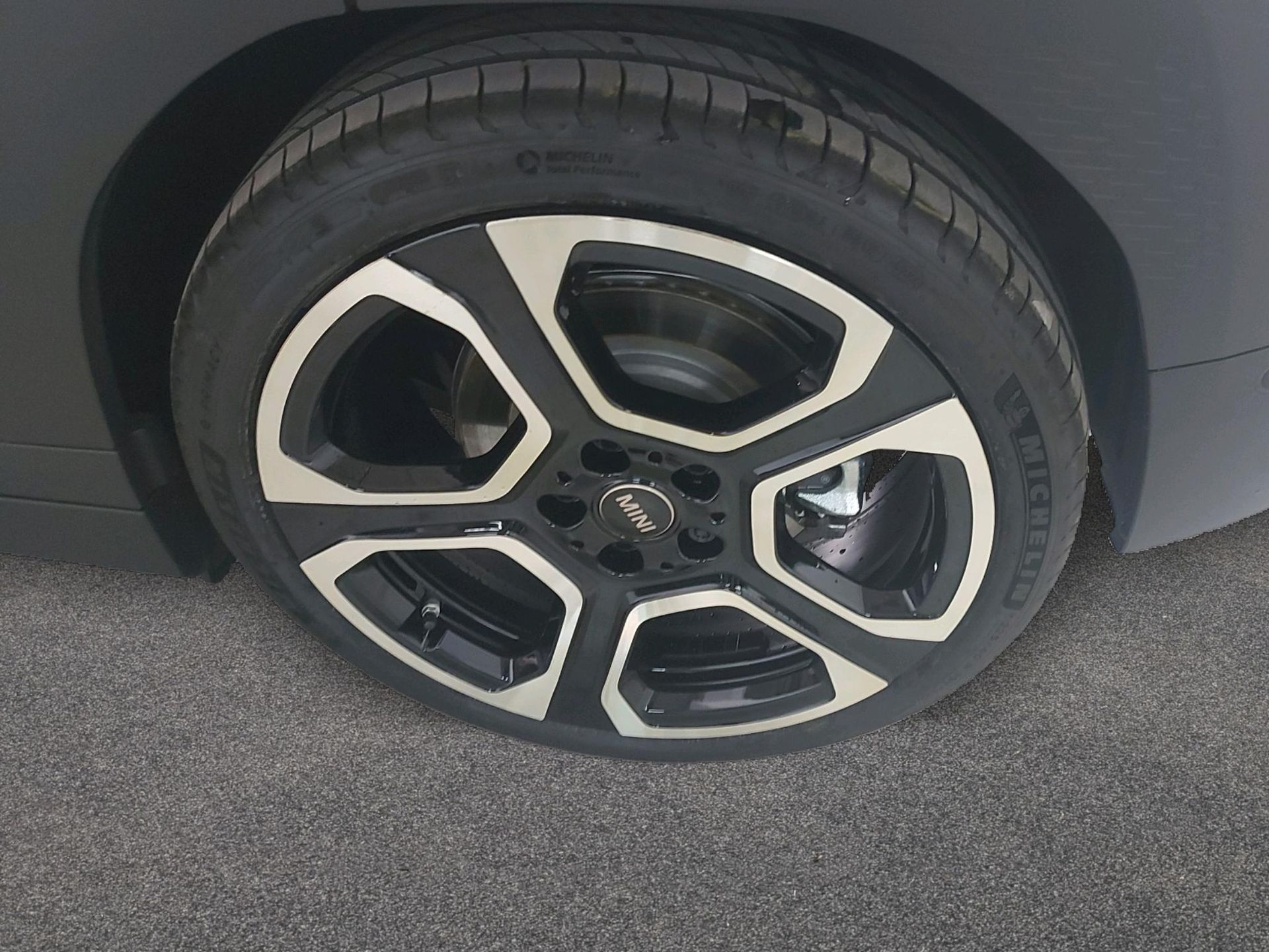 fotoG 11 del MINI MINI Aceman SE 160 kW (218 CV) 218cv Eléctrico del 2025 en Madrid