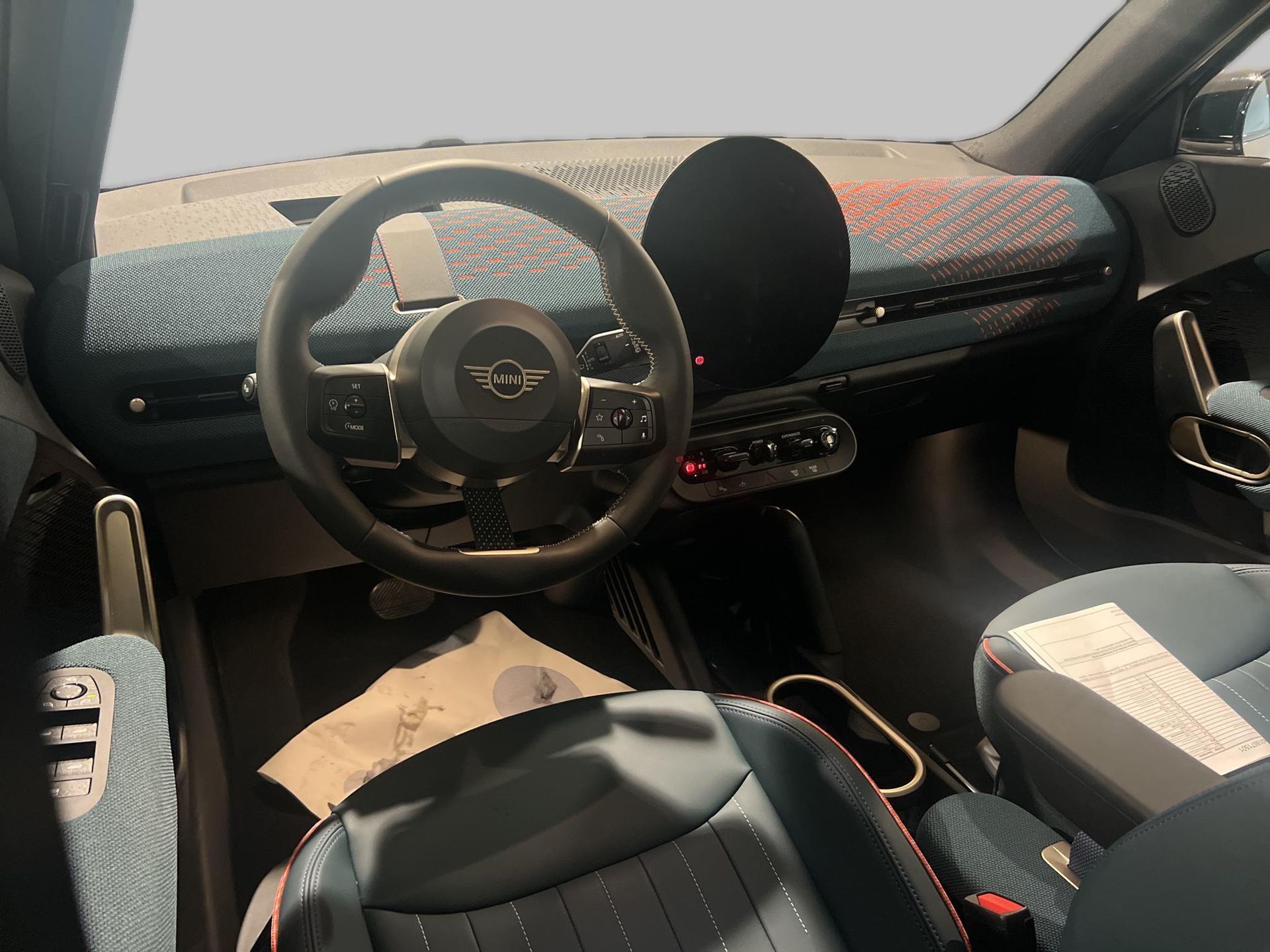 fotoG 7 del Mini MINI Aceman SE 218cv Eléctrico del 2025 en Madrid