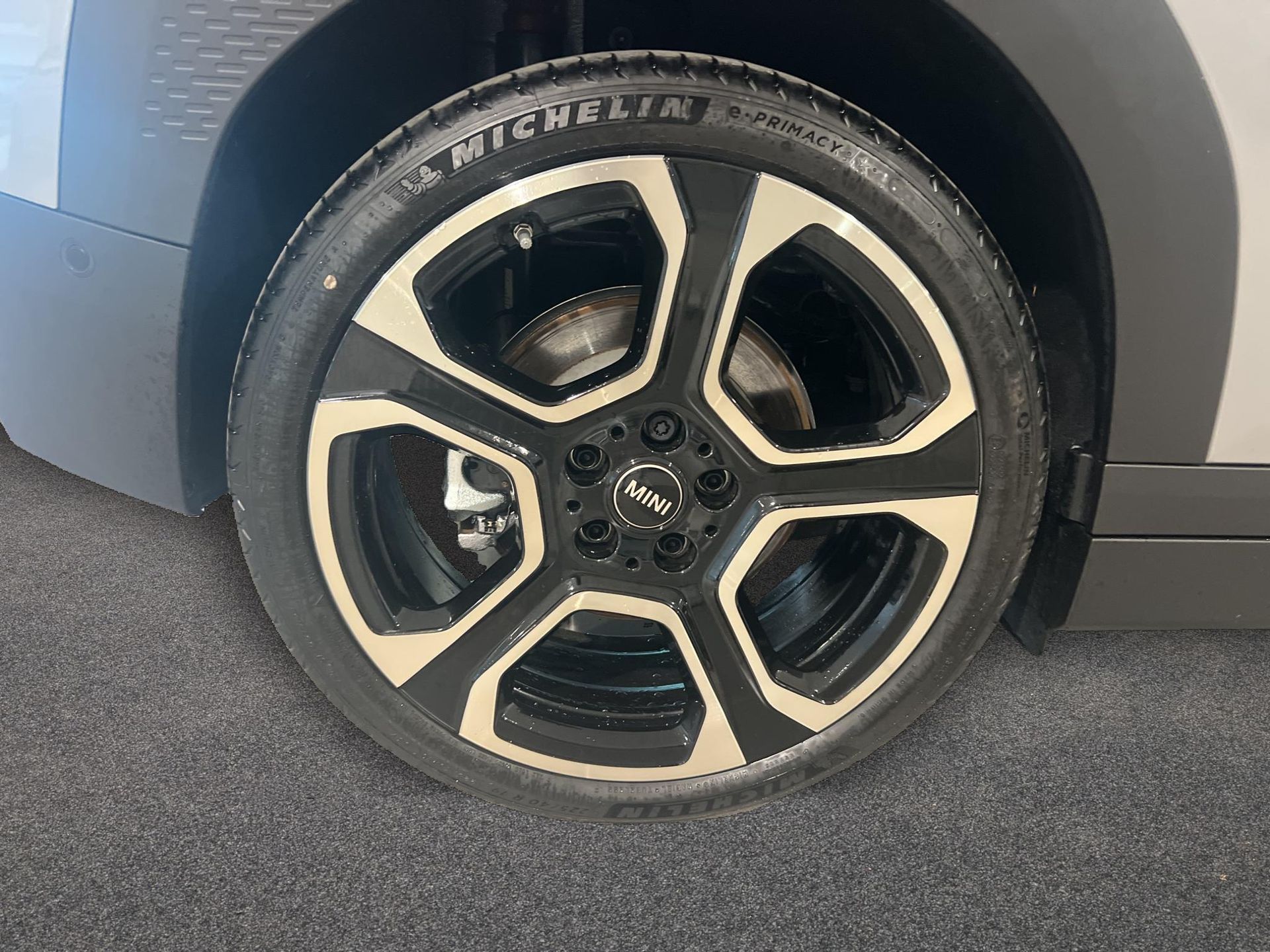 fotoG 12 del Mini MINI Aceman SE 218cv Eléctrico del 2025 en Madrid