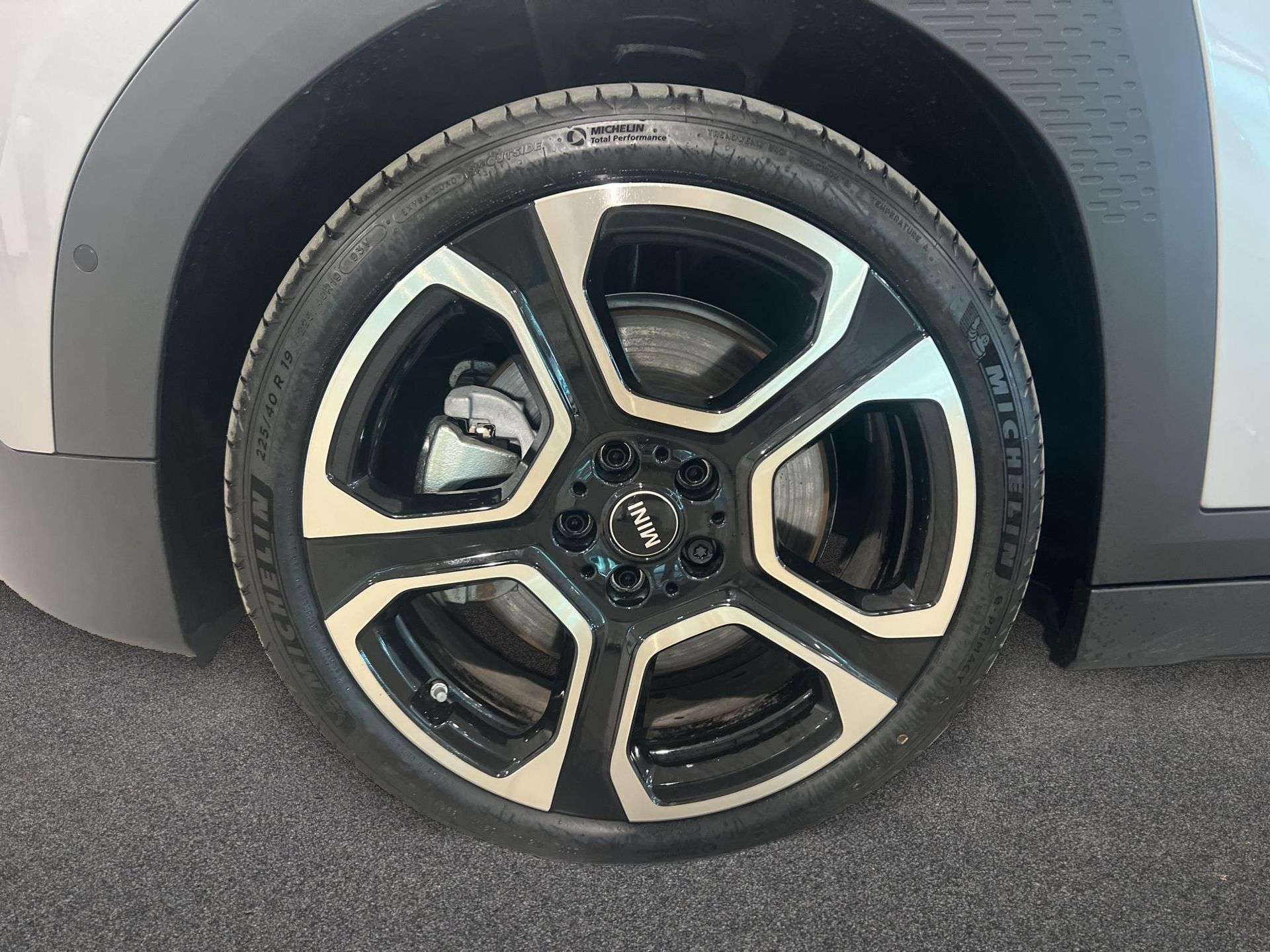 fotoG 11 del Mini MINI Aceman SE 218cv Eléctrico del 2025 en Madrid