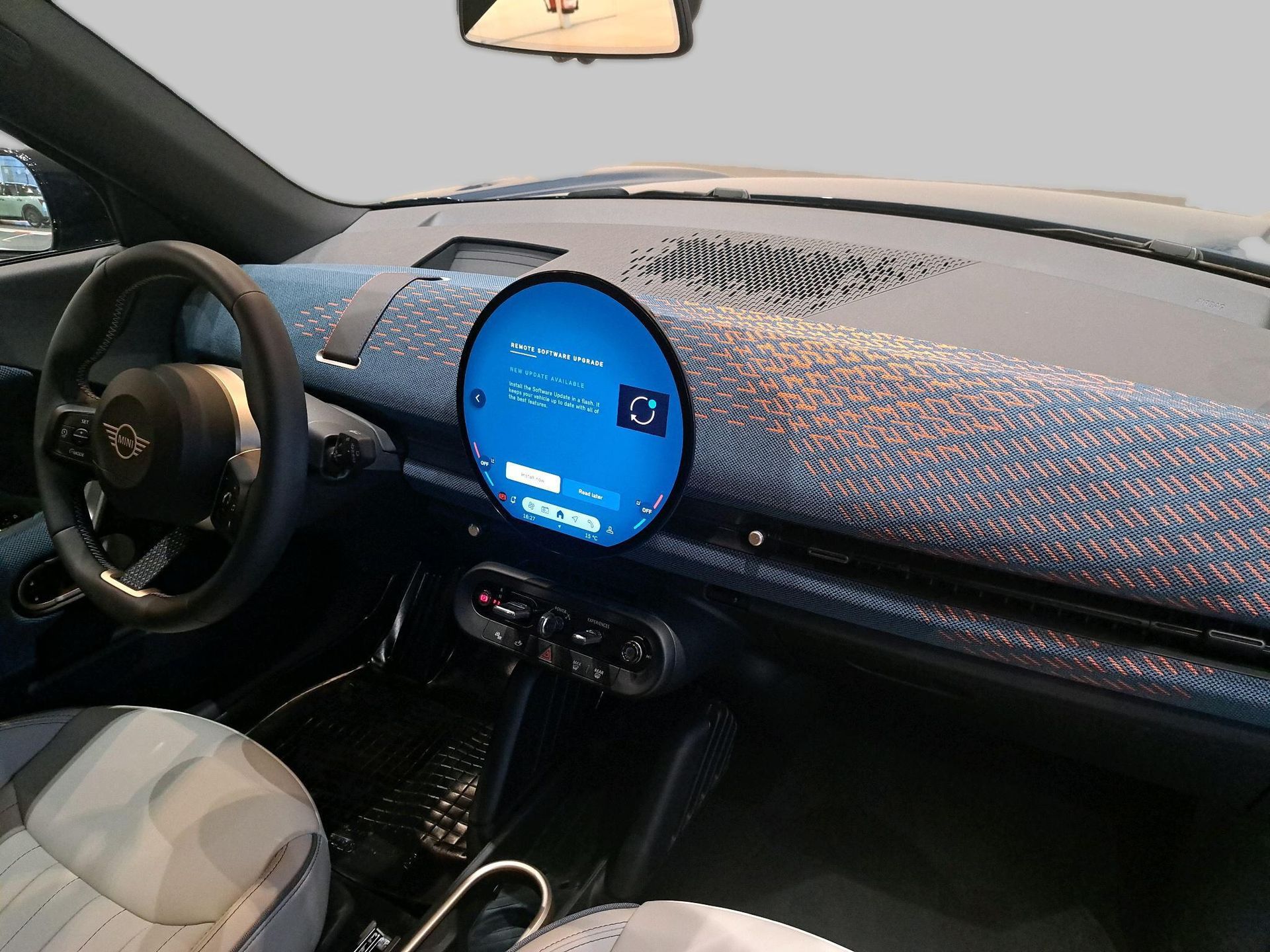 fotoG 7 del Mini MINI Aceman SE 218cv Eléctrico del 2025 en Madrid