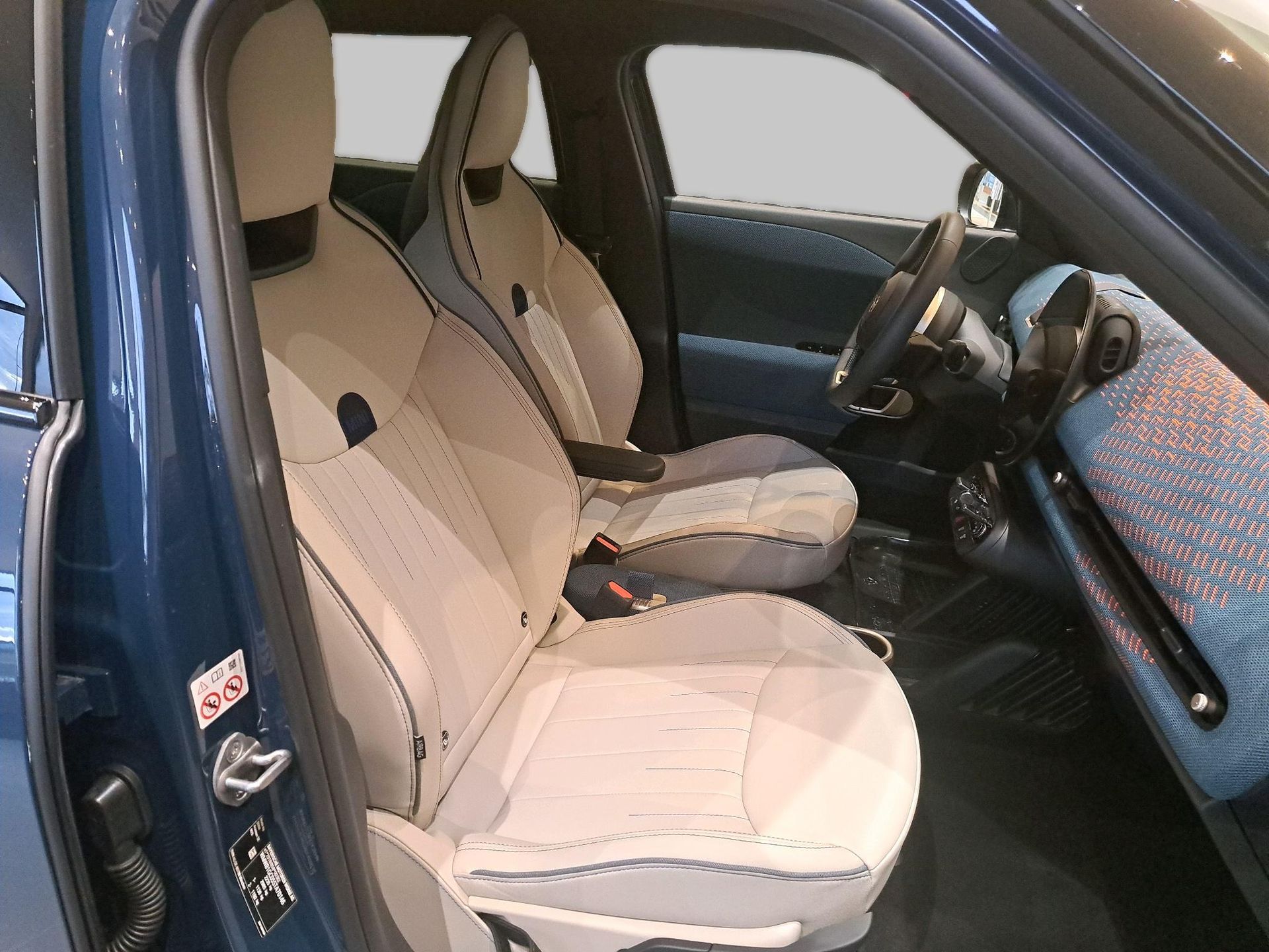 fotoG 8 del Mini MINI Aceman SE 218cv Eléctrico del 2025 en Madrid