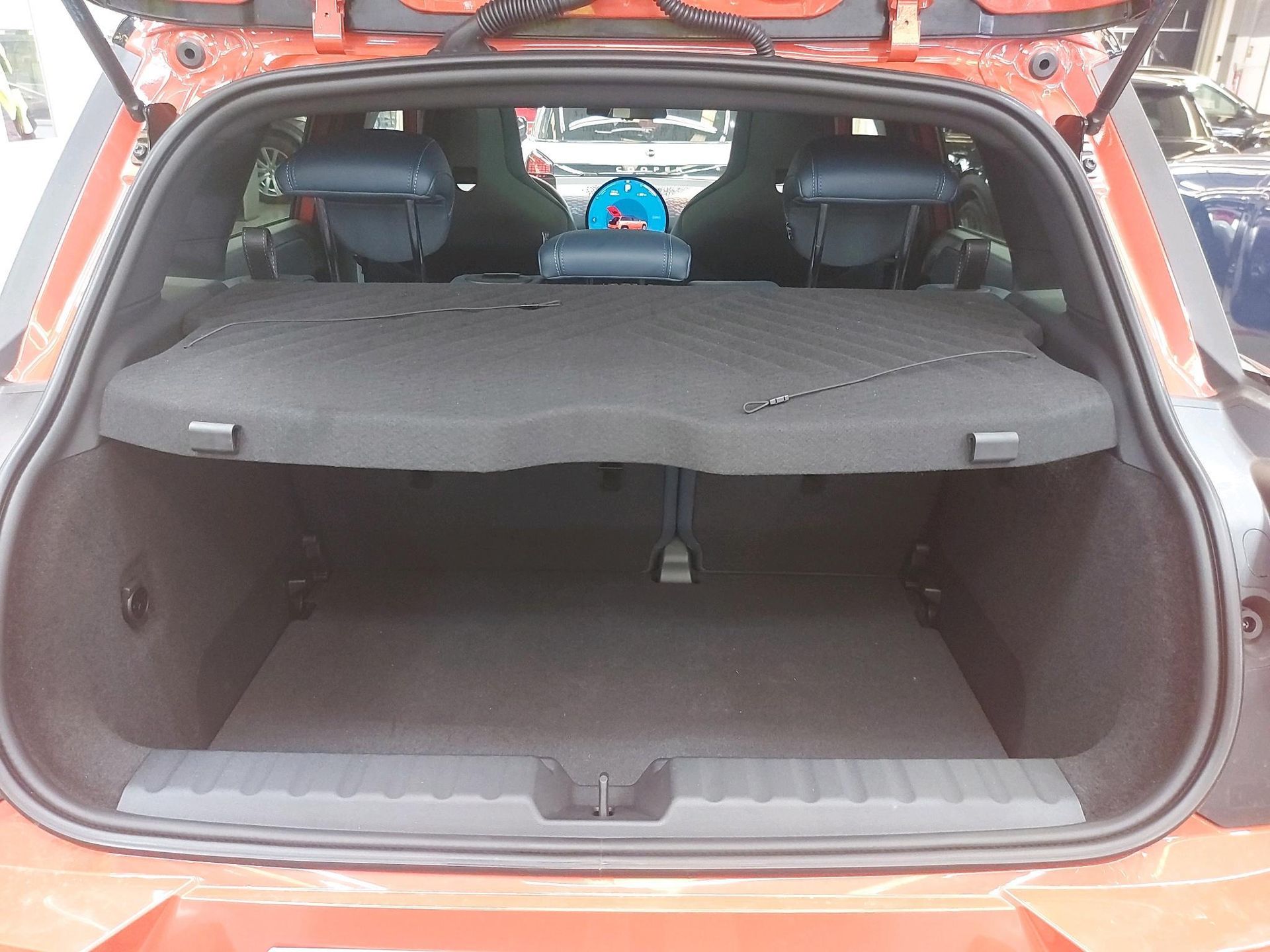 fotoG 10 del Mini MINI Aceman SE 218cv Eléctrico del 2025 en Madrid