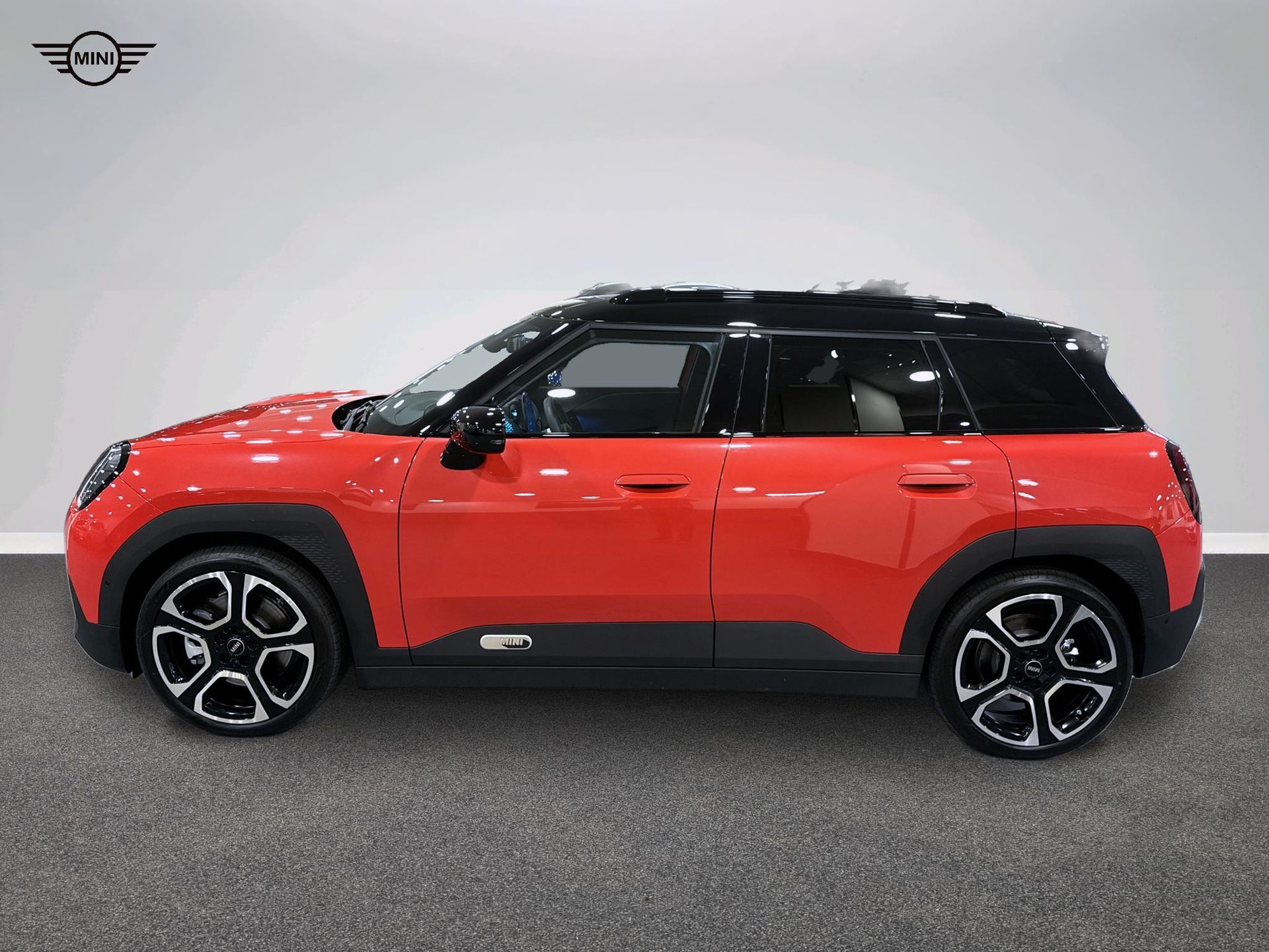 fotoG 3 del MINI MINI Aceman SE 160 kW (218 CV) 218cv Eléctrico del 2025 en Madrid