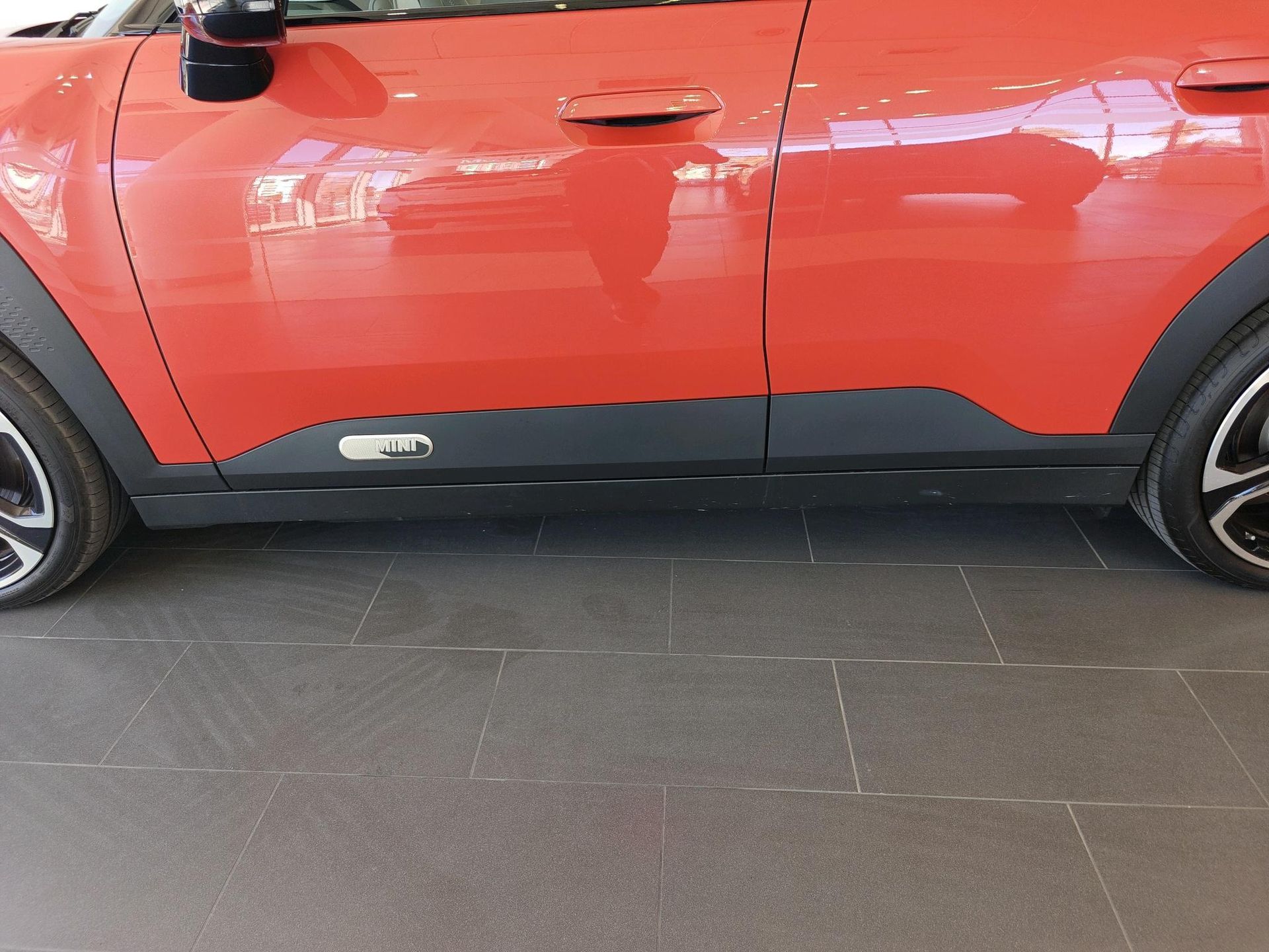 fotoG 16 del MINI MINI Aceman SE 160 kW (218 CV) 218cv Eléctrico del 2025 en Madrid